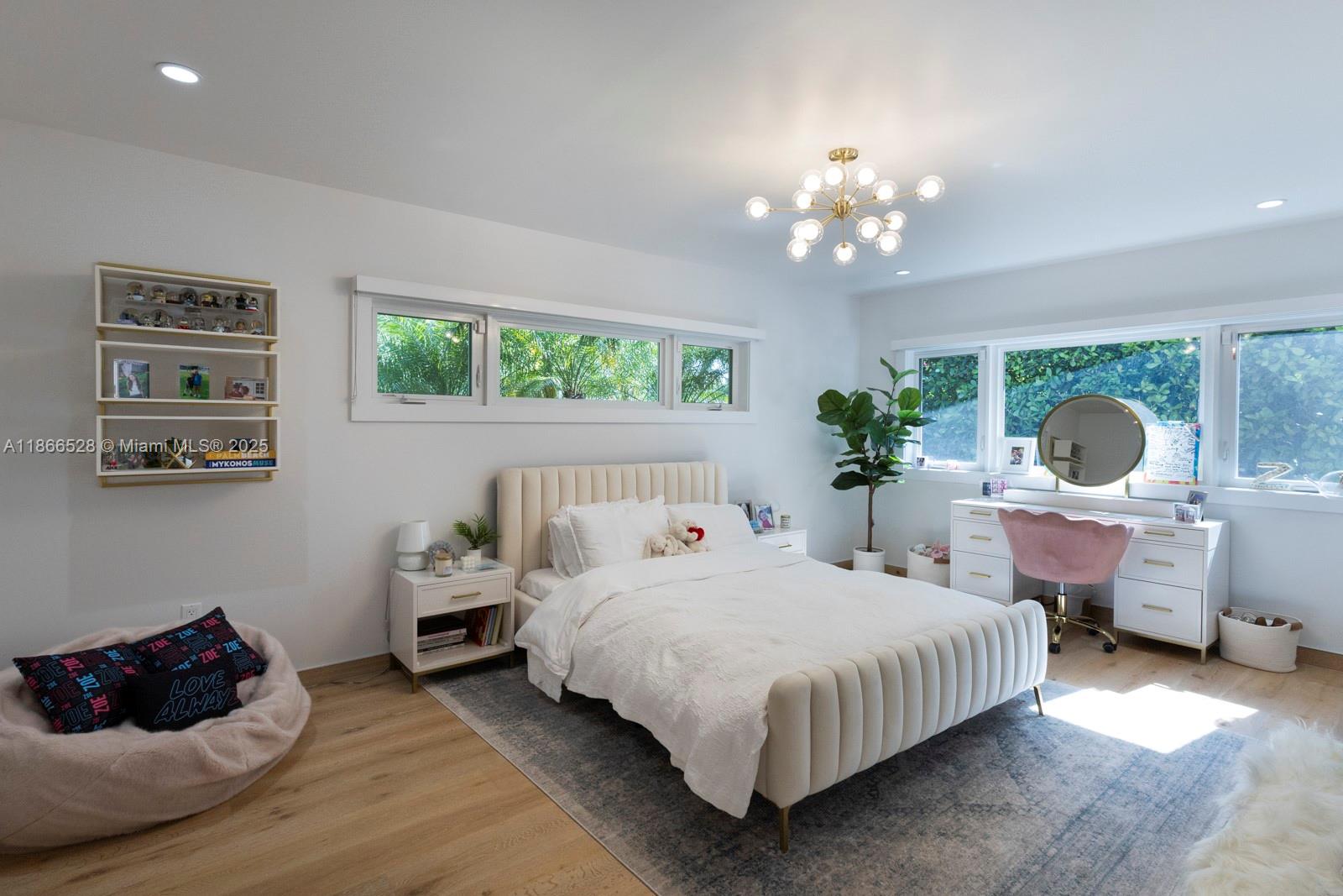 PINE BAY ESTATES SEC 1 - Residential