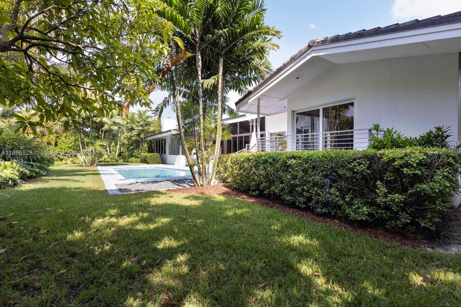 PINE BAY ESTATES SEC 1 - Residential