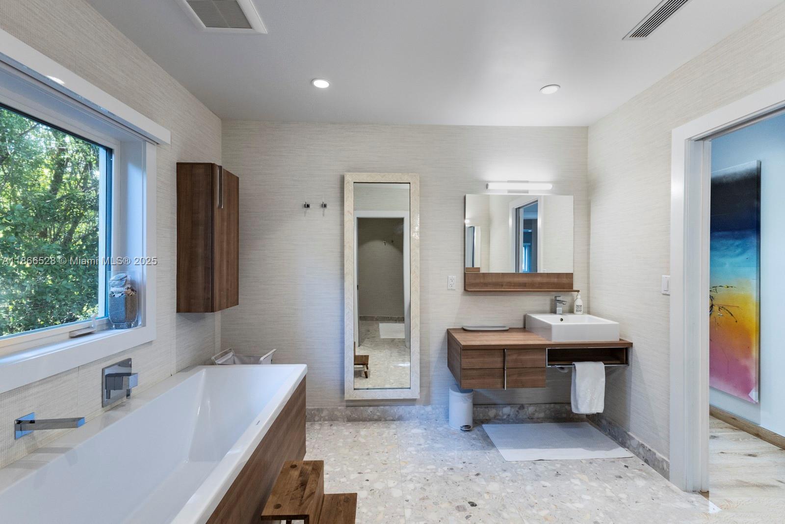 PINE BAY ESTATES SEC 1 - Residential