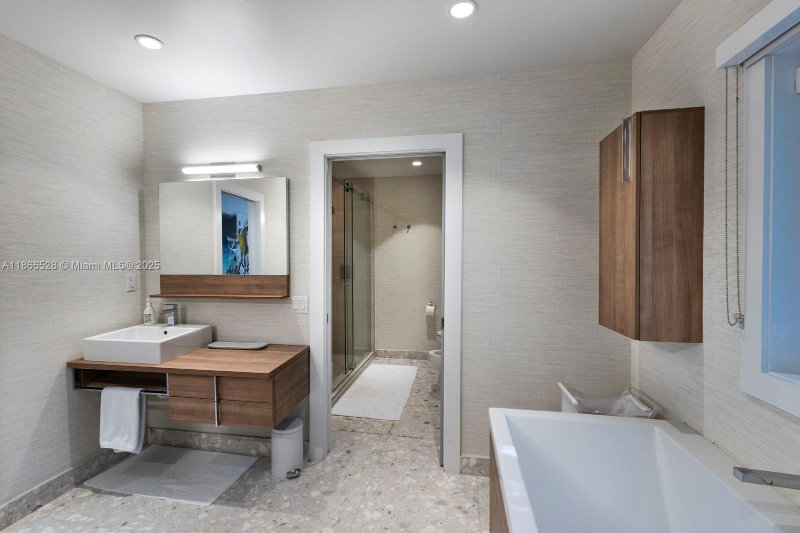 PINE BAY ESTATES SEC 1 - Residential