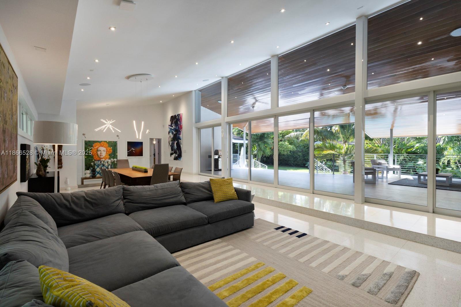 PINE BAY ESTATES SEC 1 - Residential