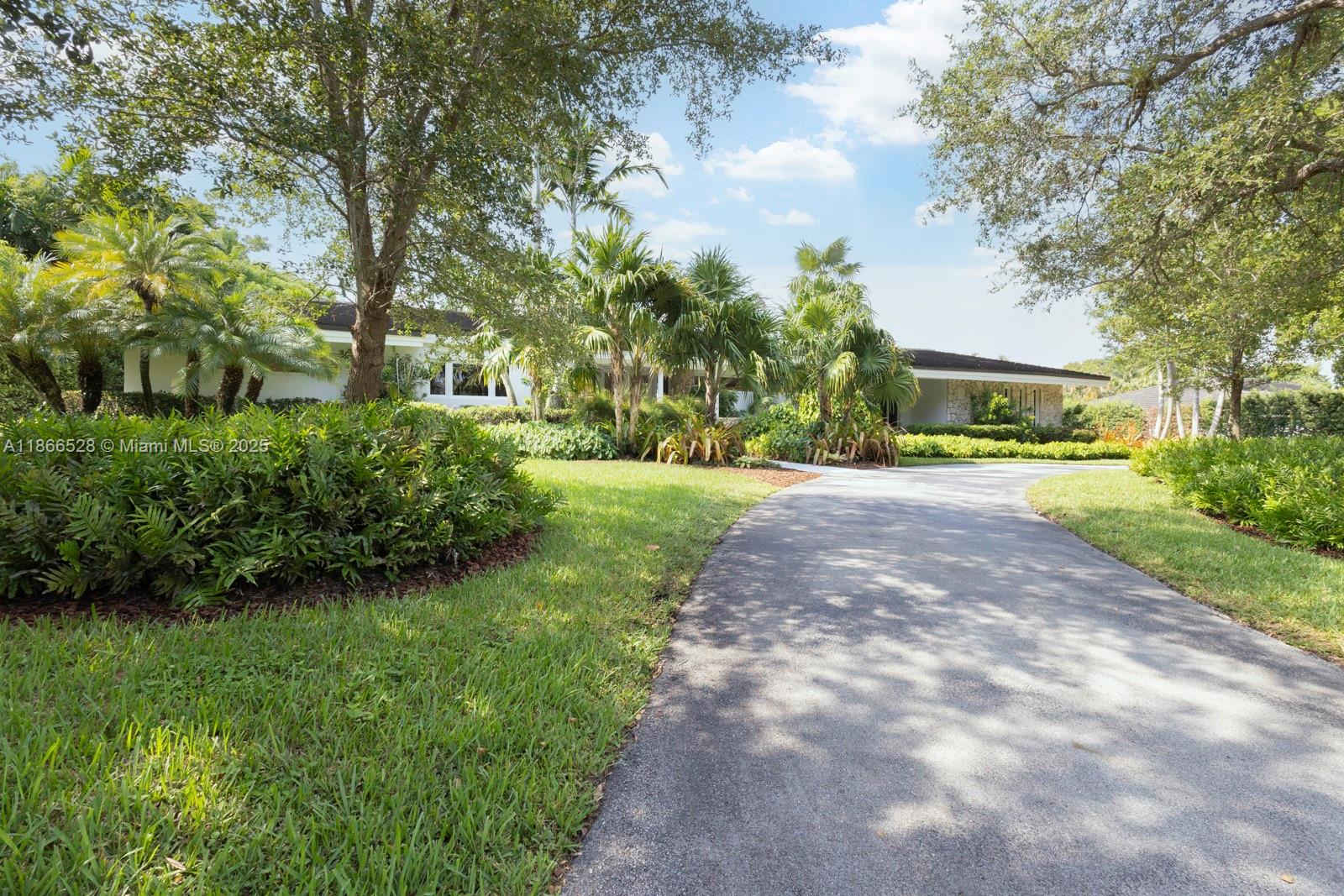 PINE BAY ESTATES SEC 1 - Residential