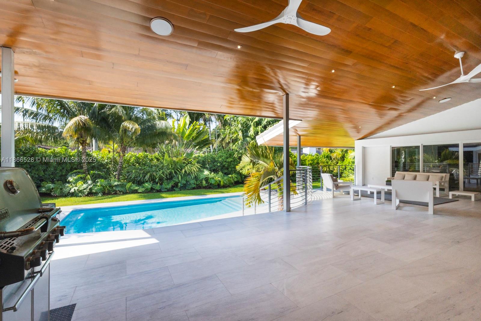 PINE BAY ESTATES SEC 1 - Residential