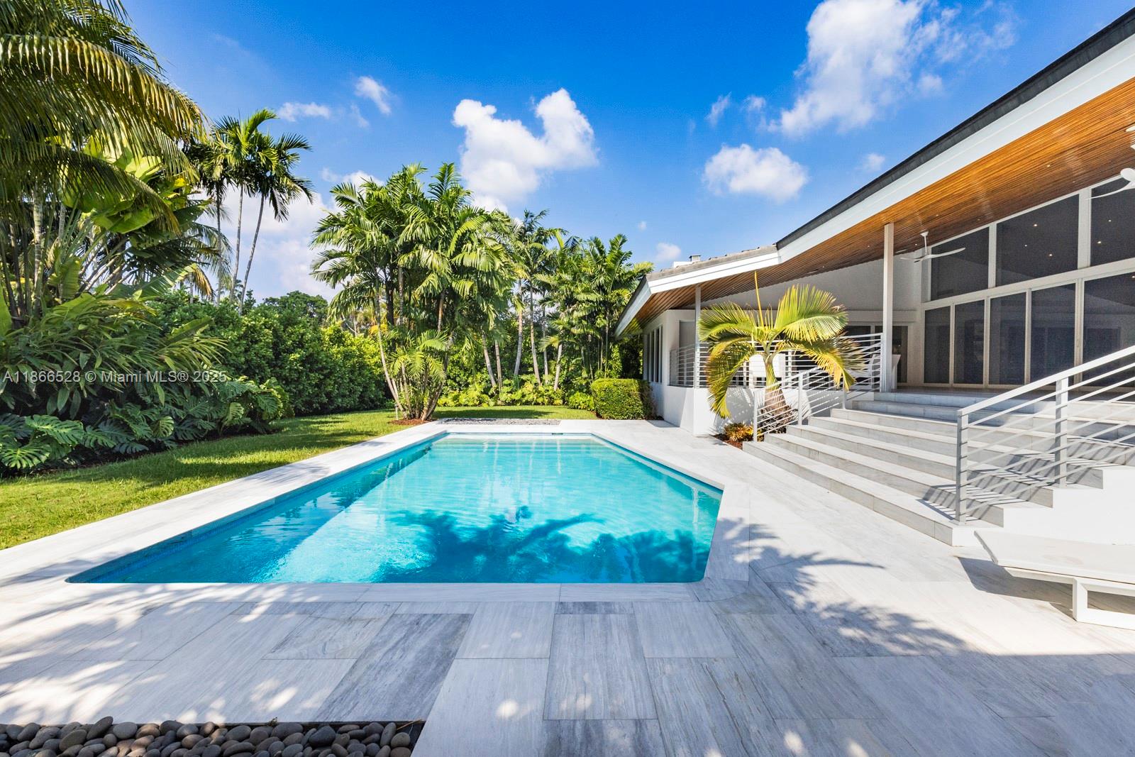 PINE BAY ESTATES SEC 1 - Residential