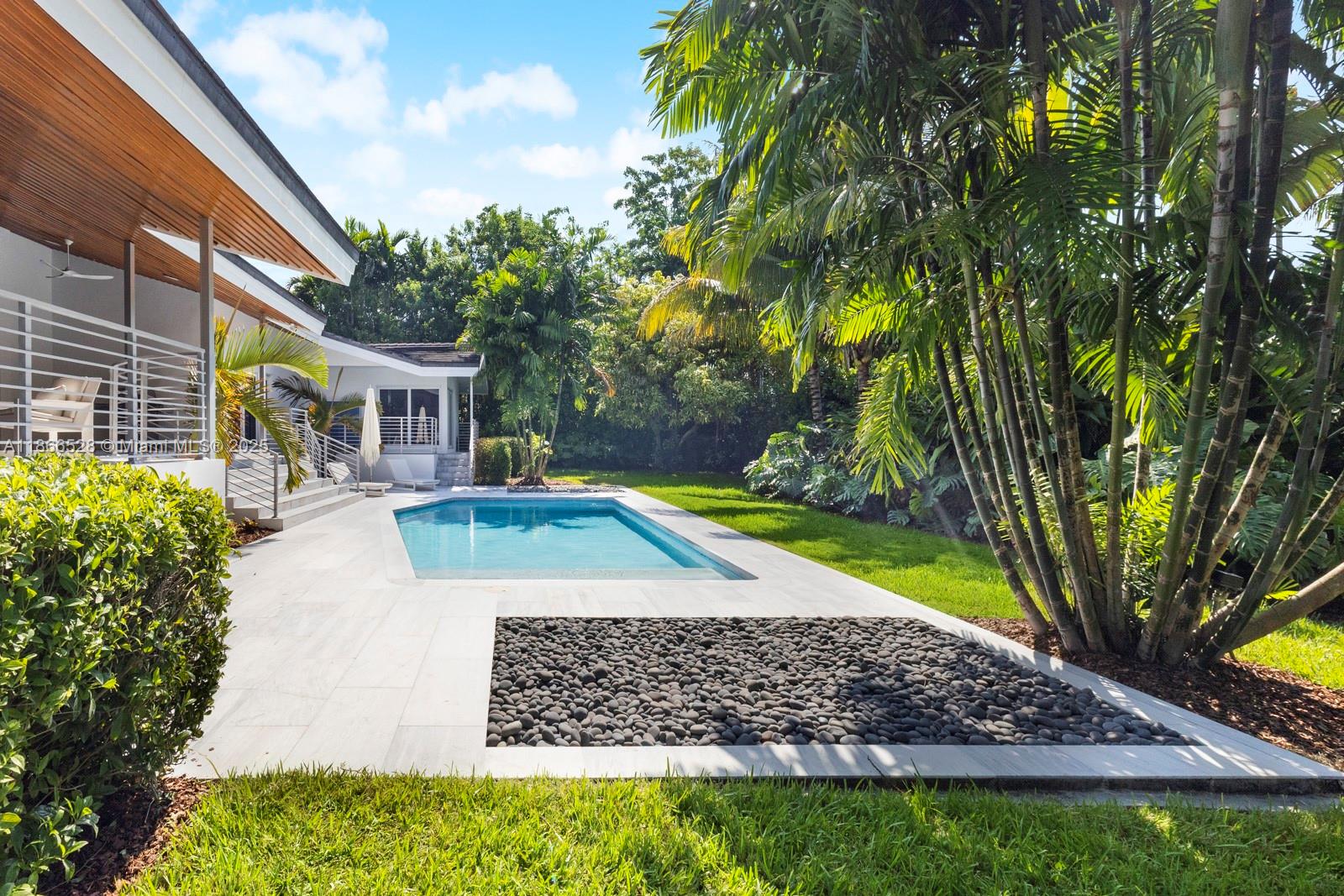 PINE BAY ESTATES SEC 1 - Residential