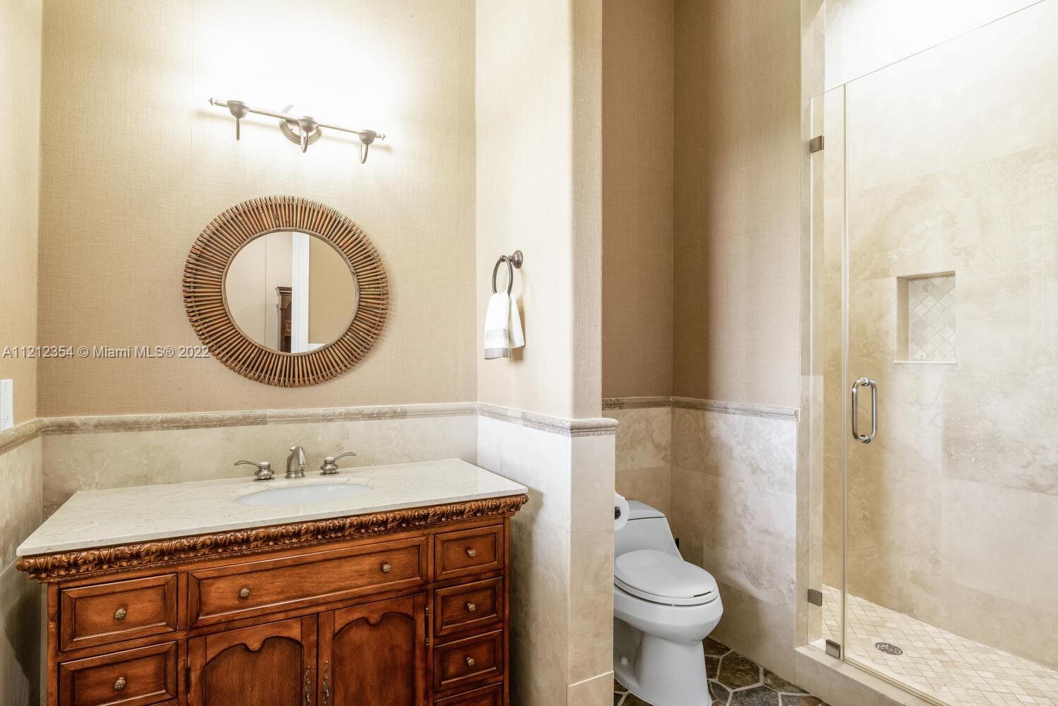 ROCK LAKE - Residential