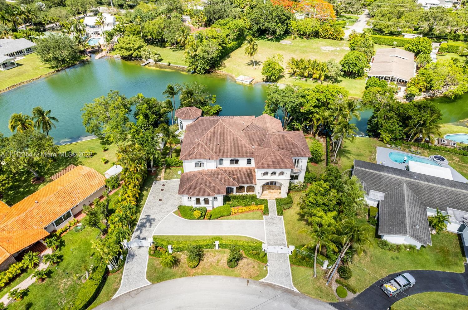 ROCK LAKE - Residential