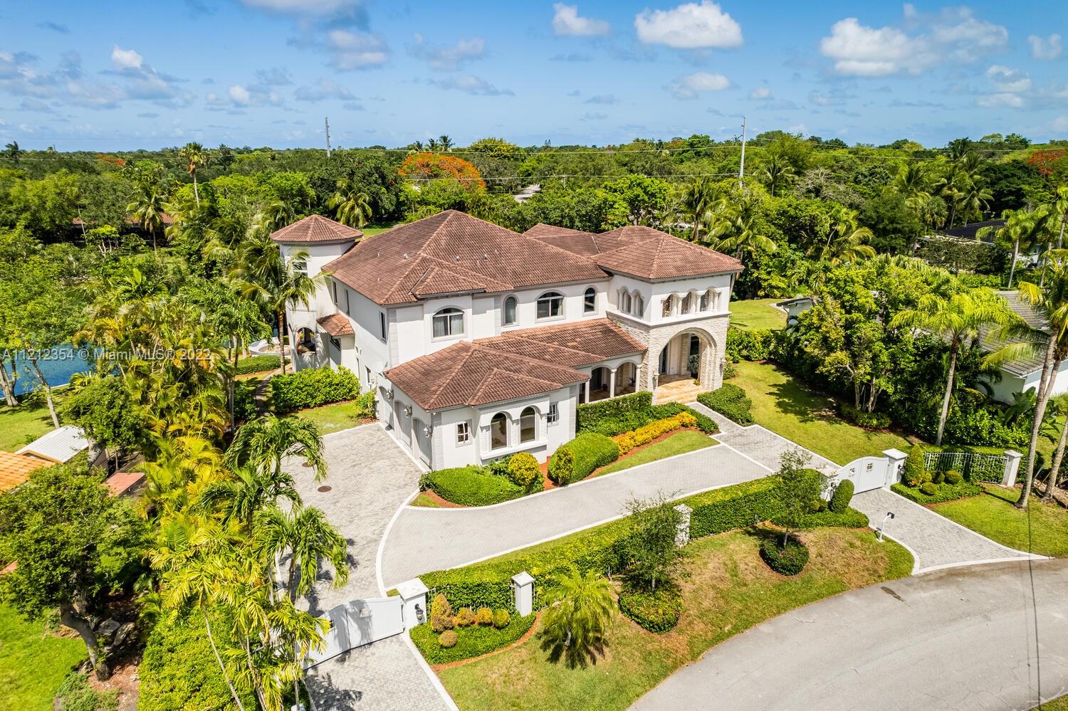 ROCK LAKE - Residential