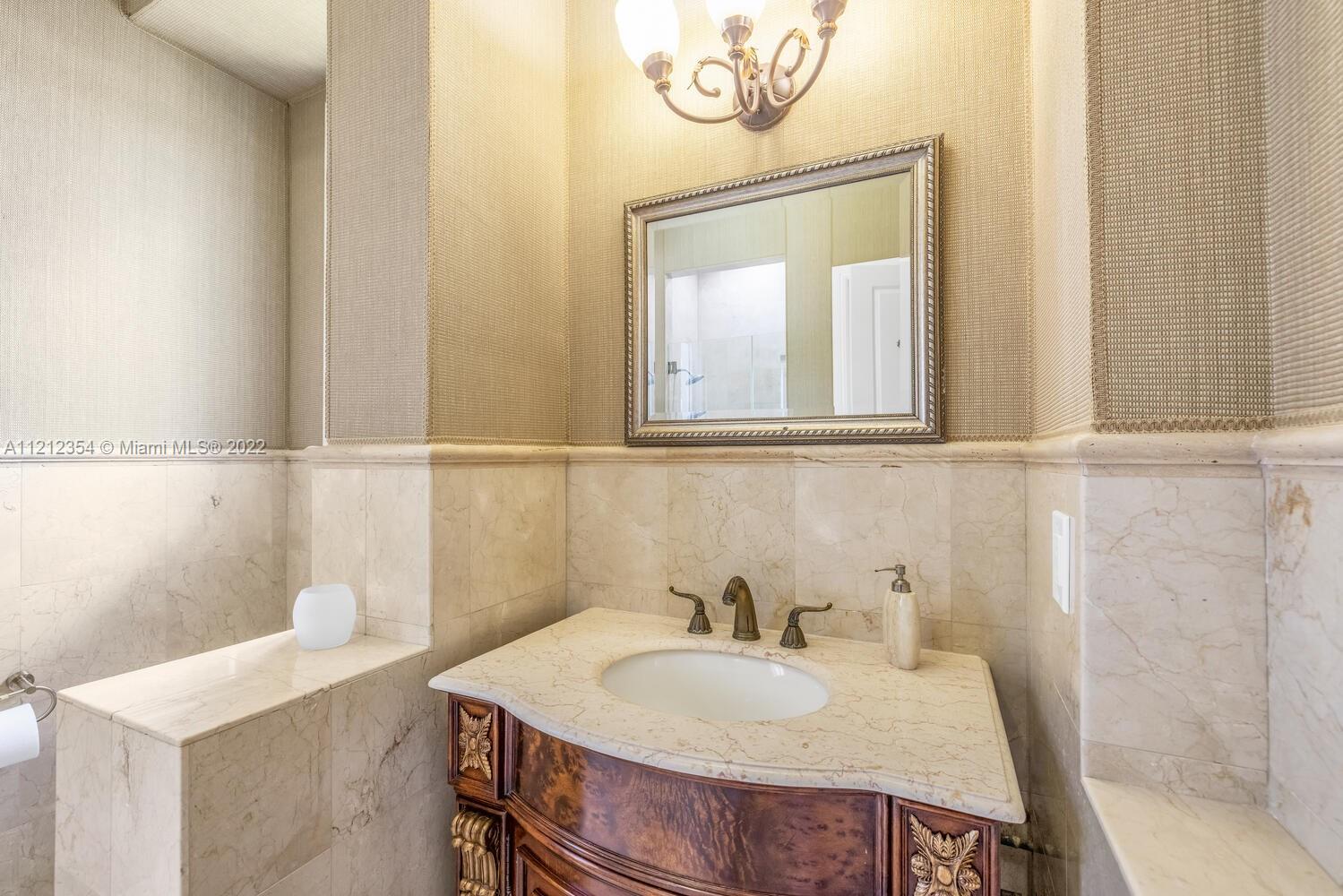 ROCK LAKE - Residential