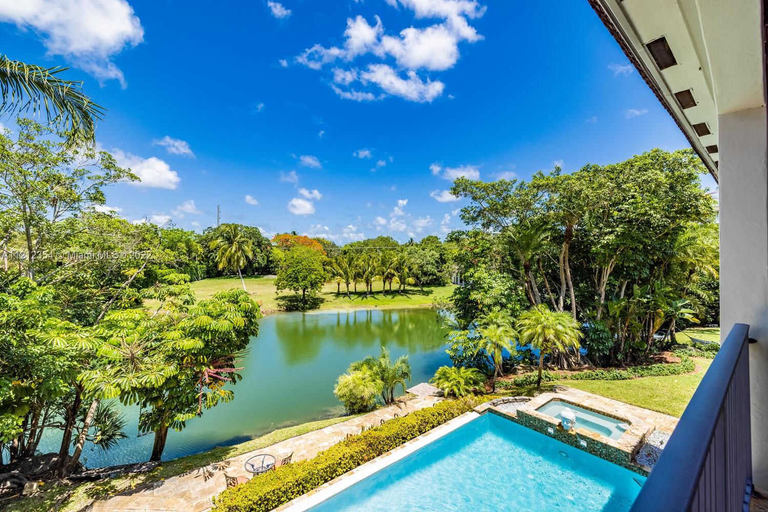 ROCK LAKE - Residential