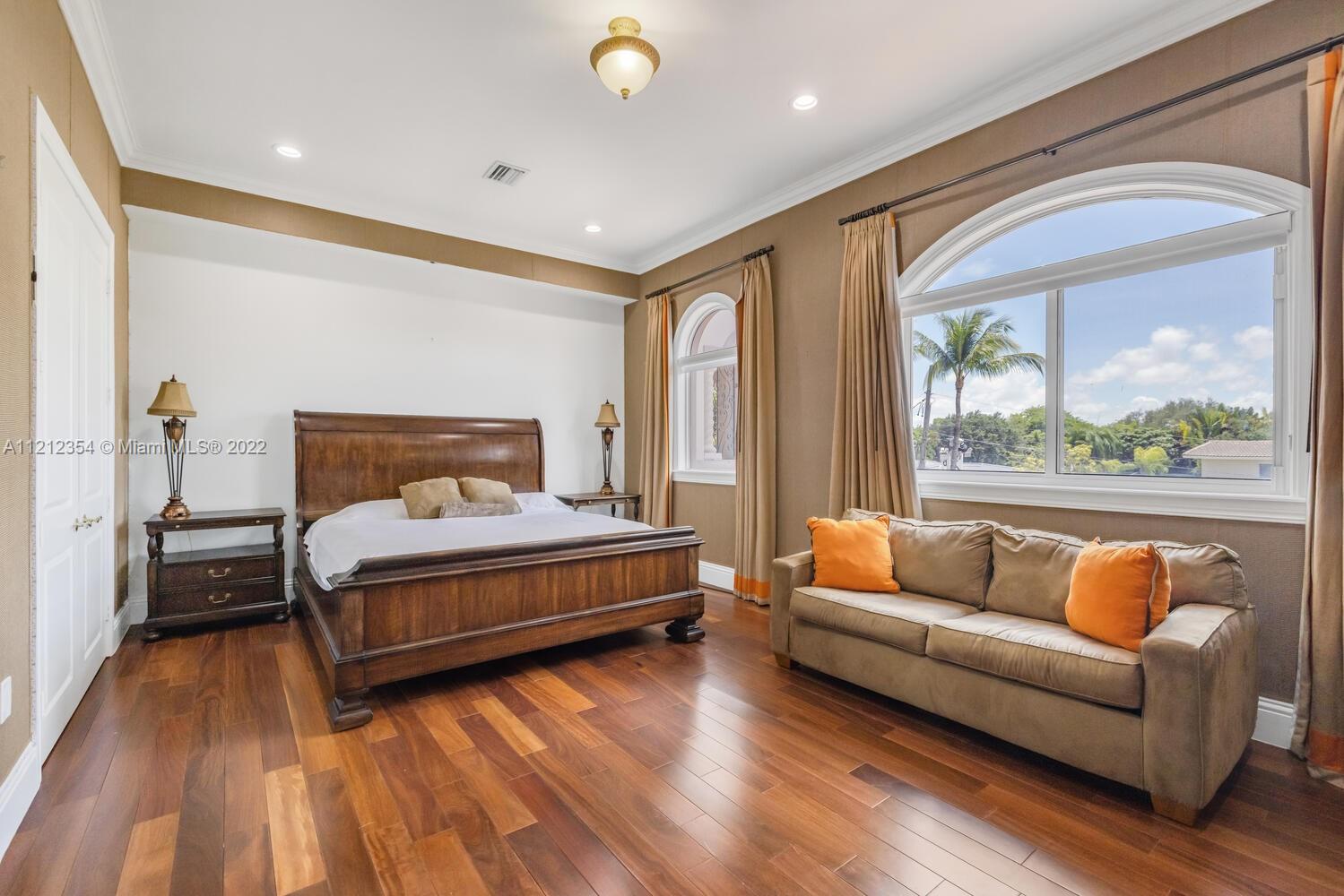 ROCK LAKE - Residential