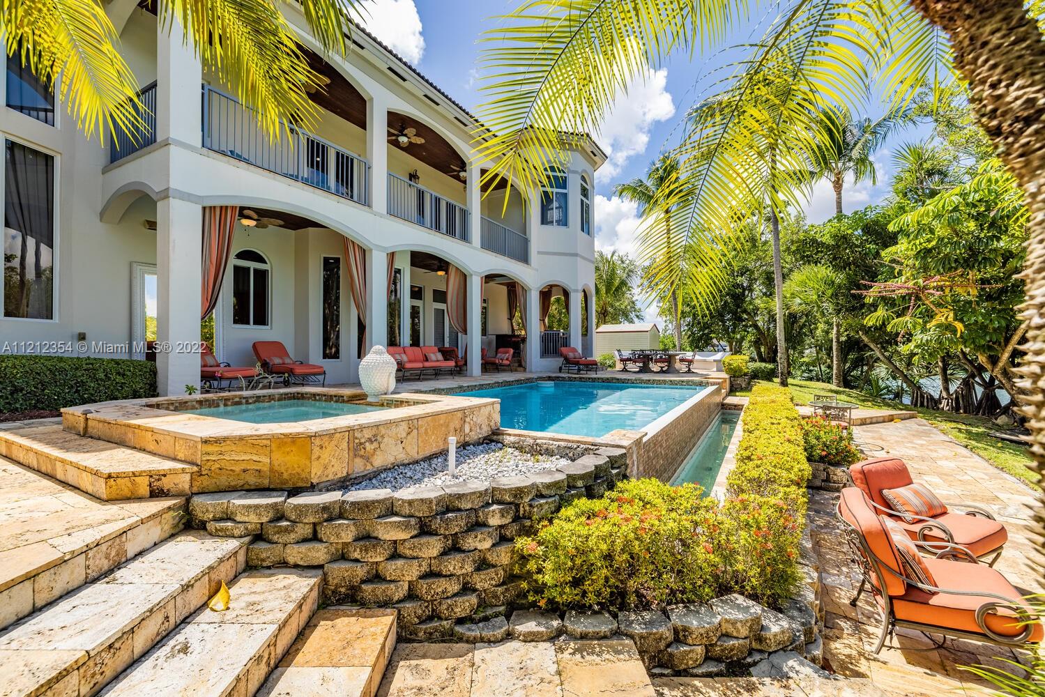 ROCK LAKE - Residential