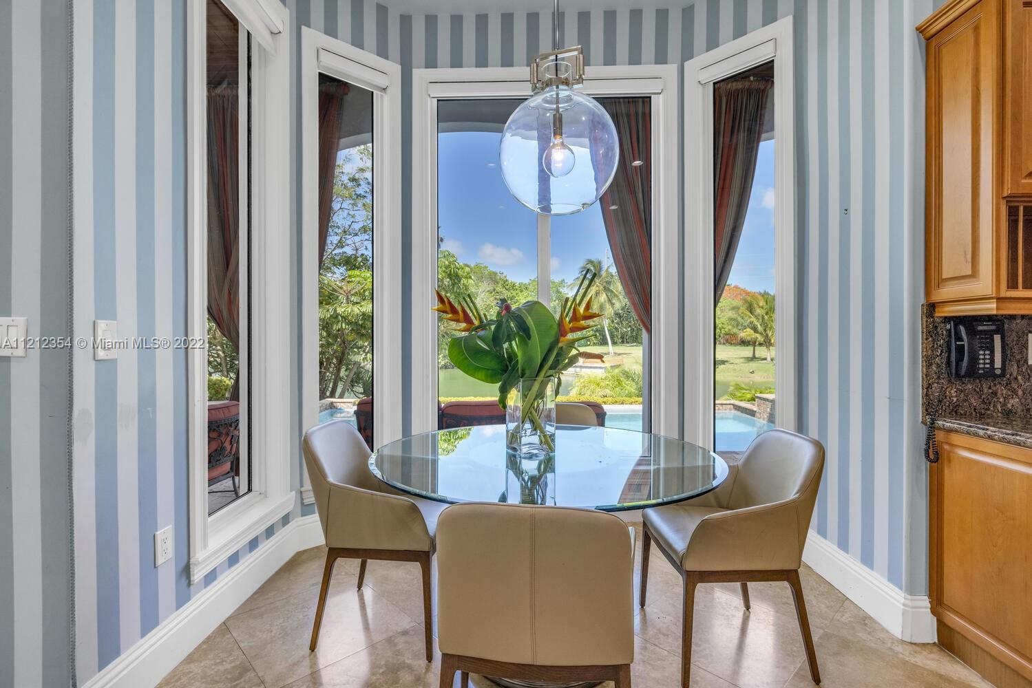 ROCK LAKE - Residential