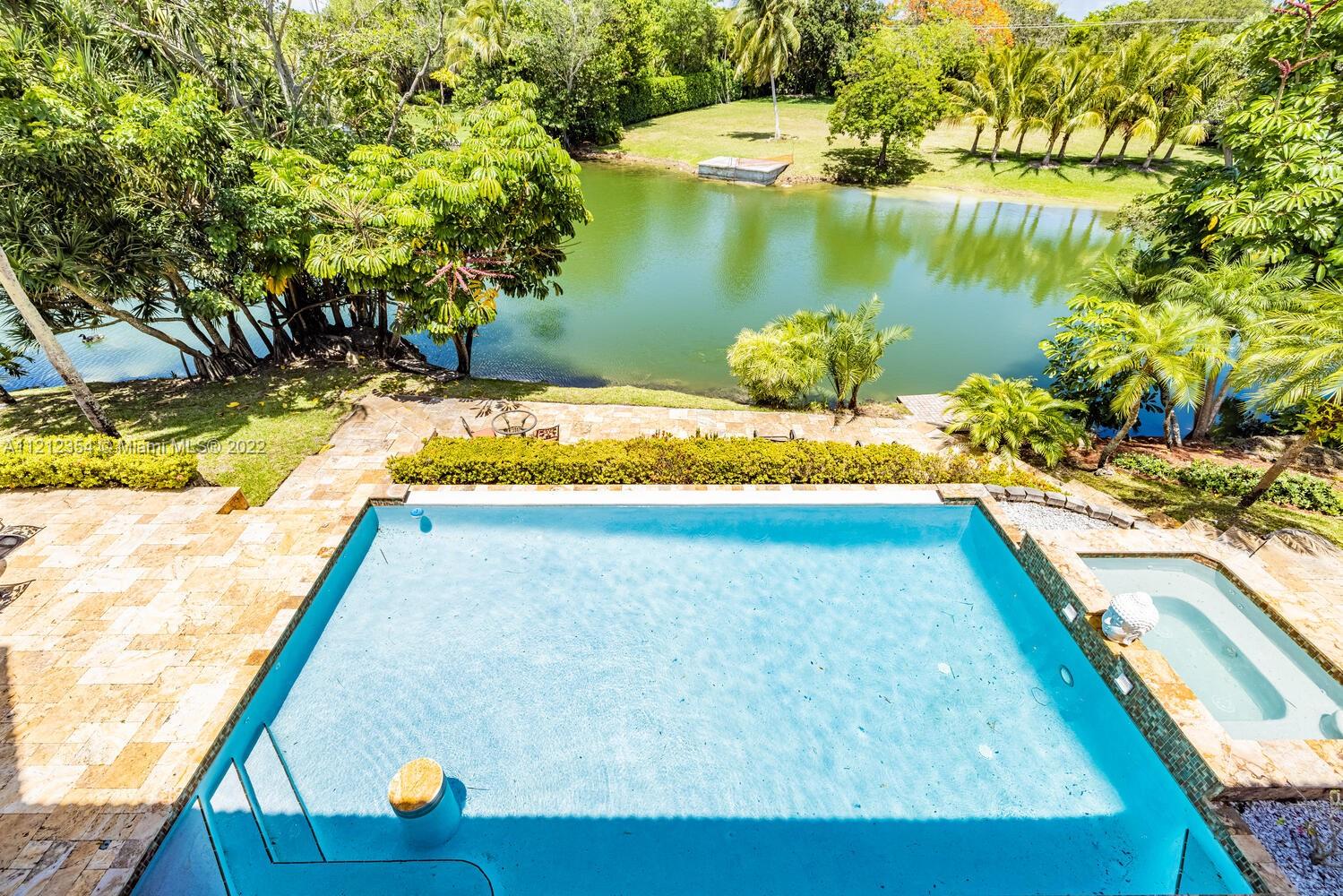 ROCK LAKE - Residential