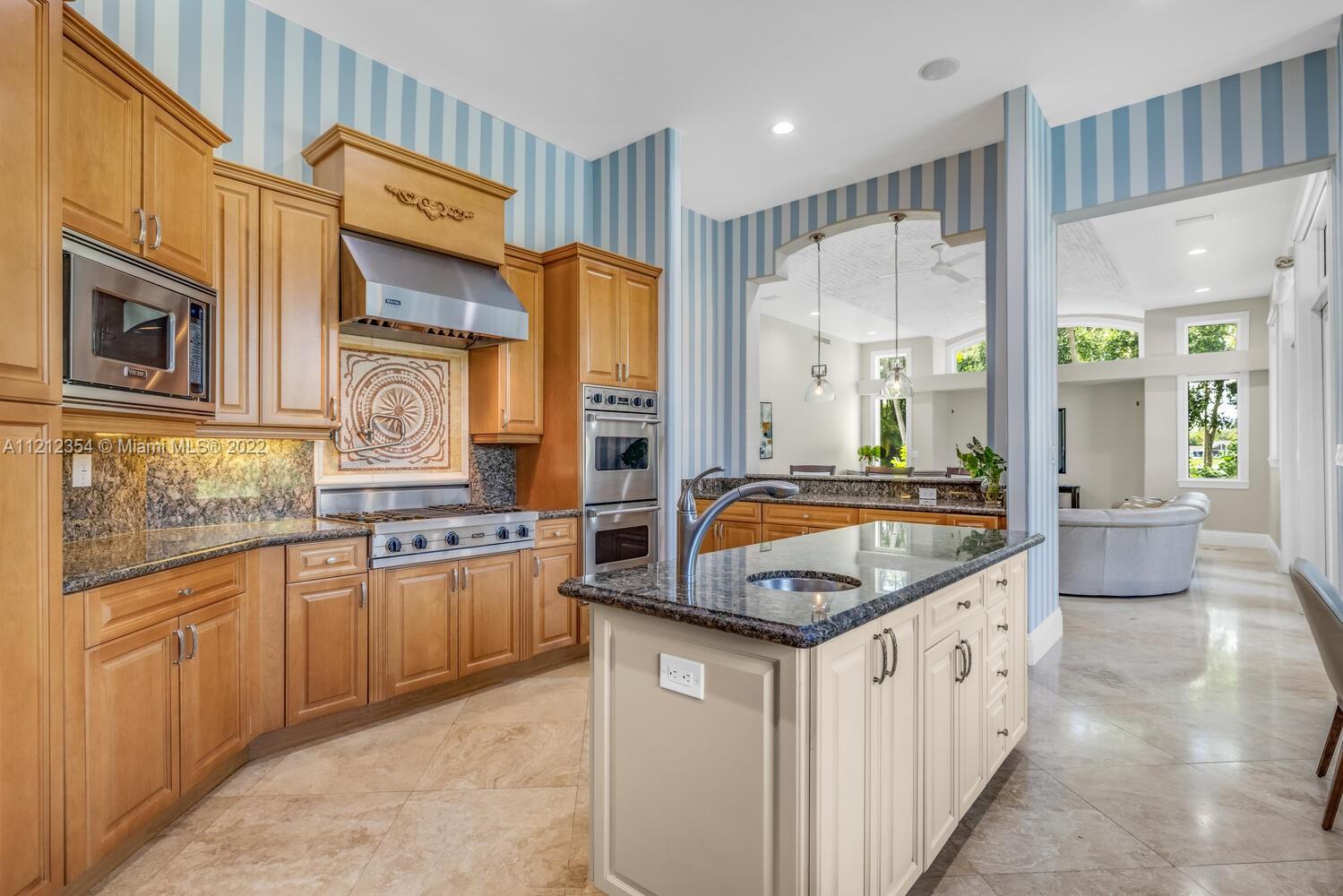 ROCK LAKE - Residential