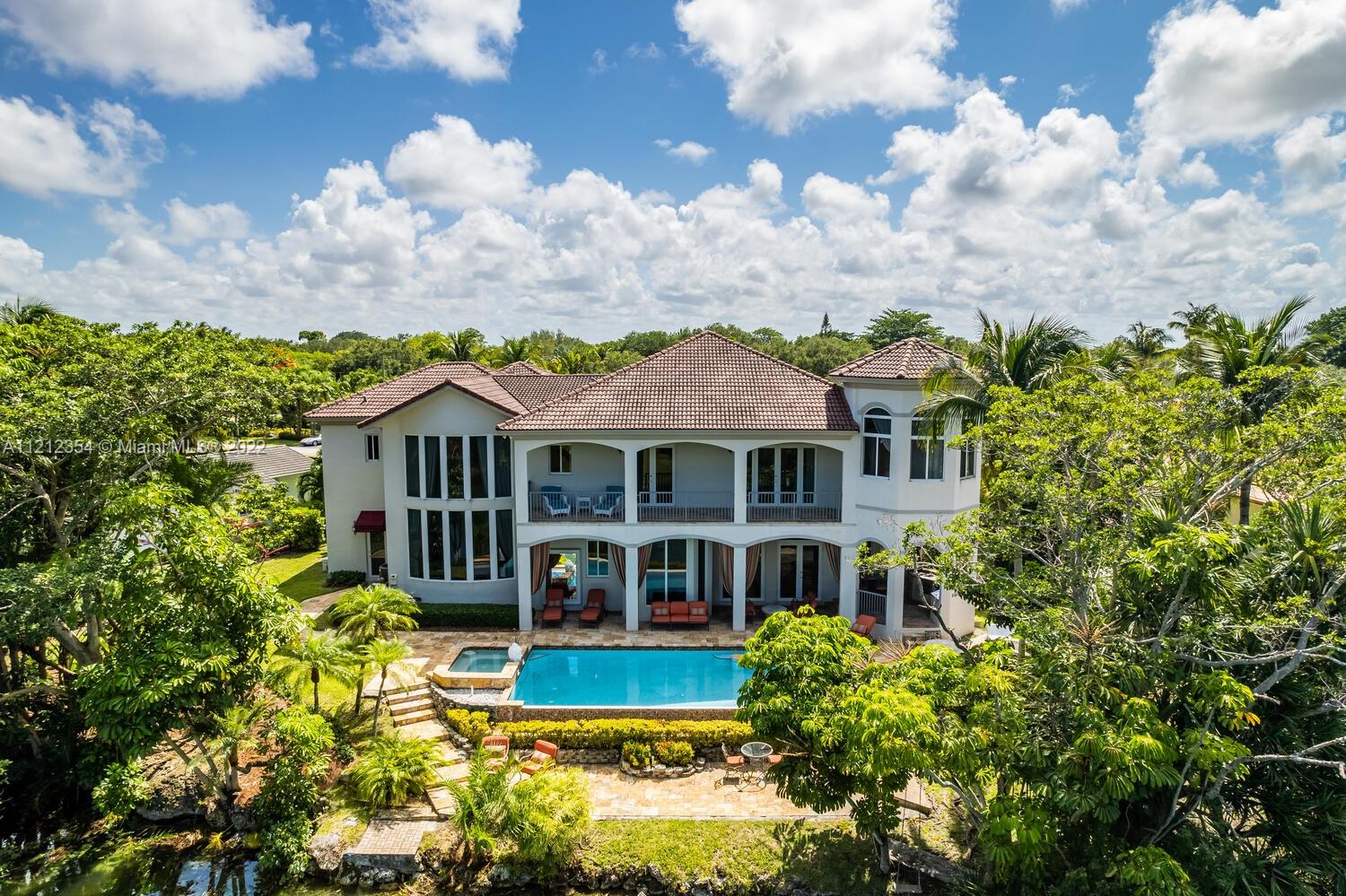 ROCK LAKE - Residential