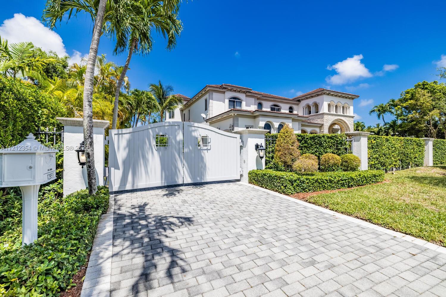 ROCK LAKE - Residential