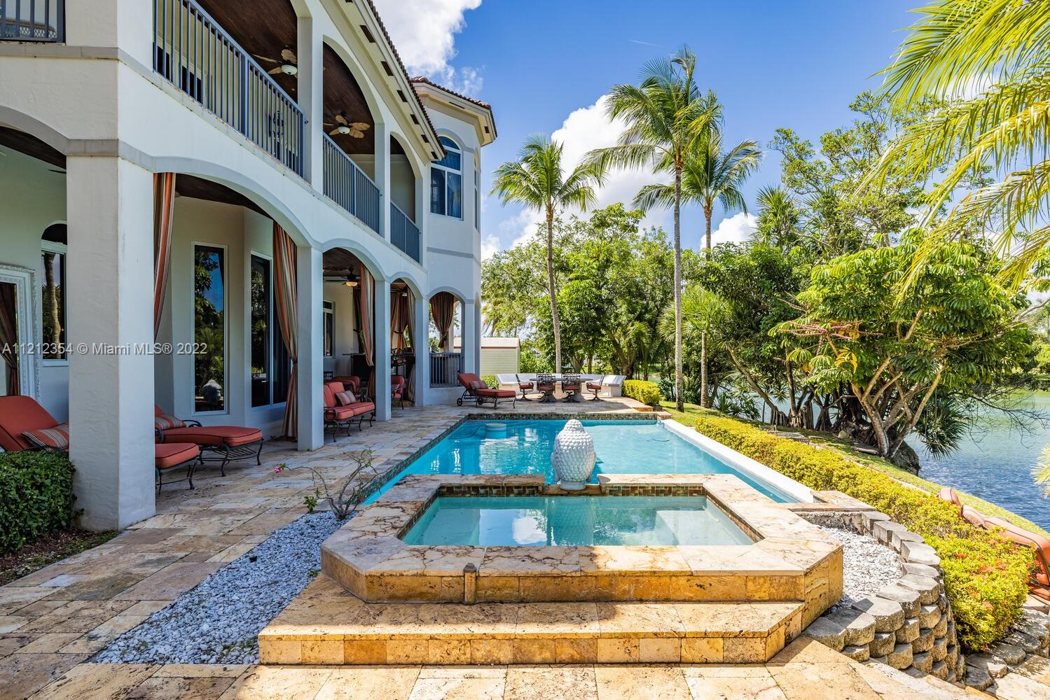 ROCK LAKE - Residential