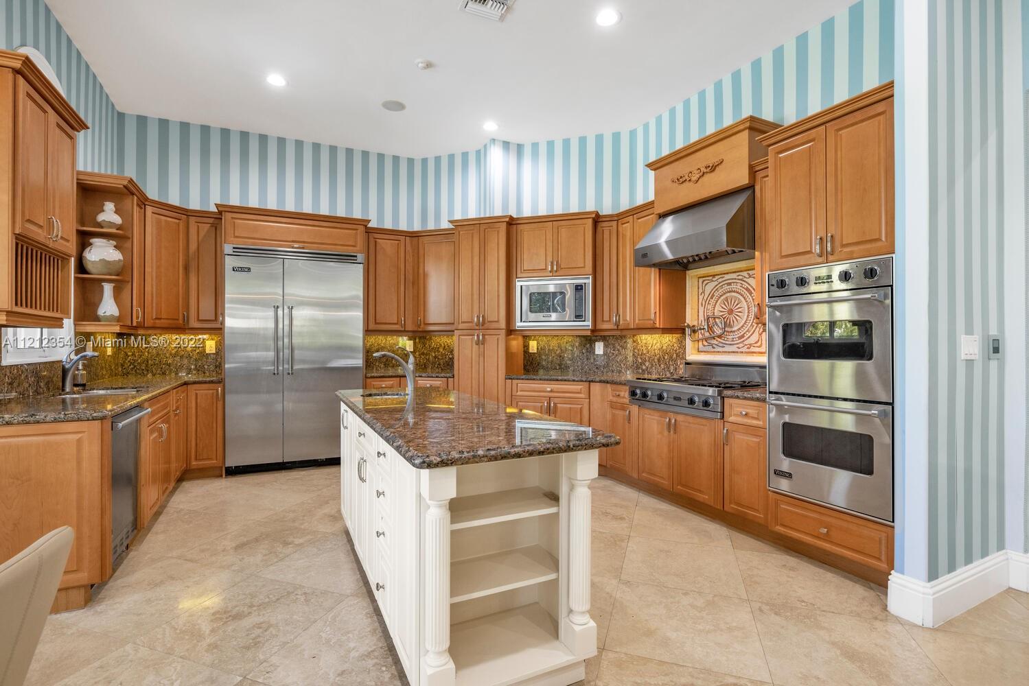 ROCK LAKE - Residential