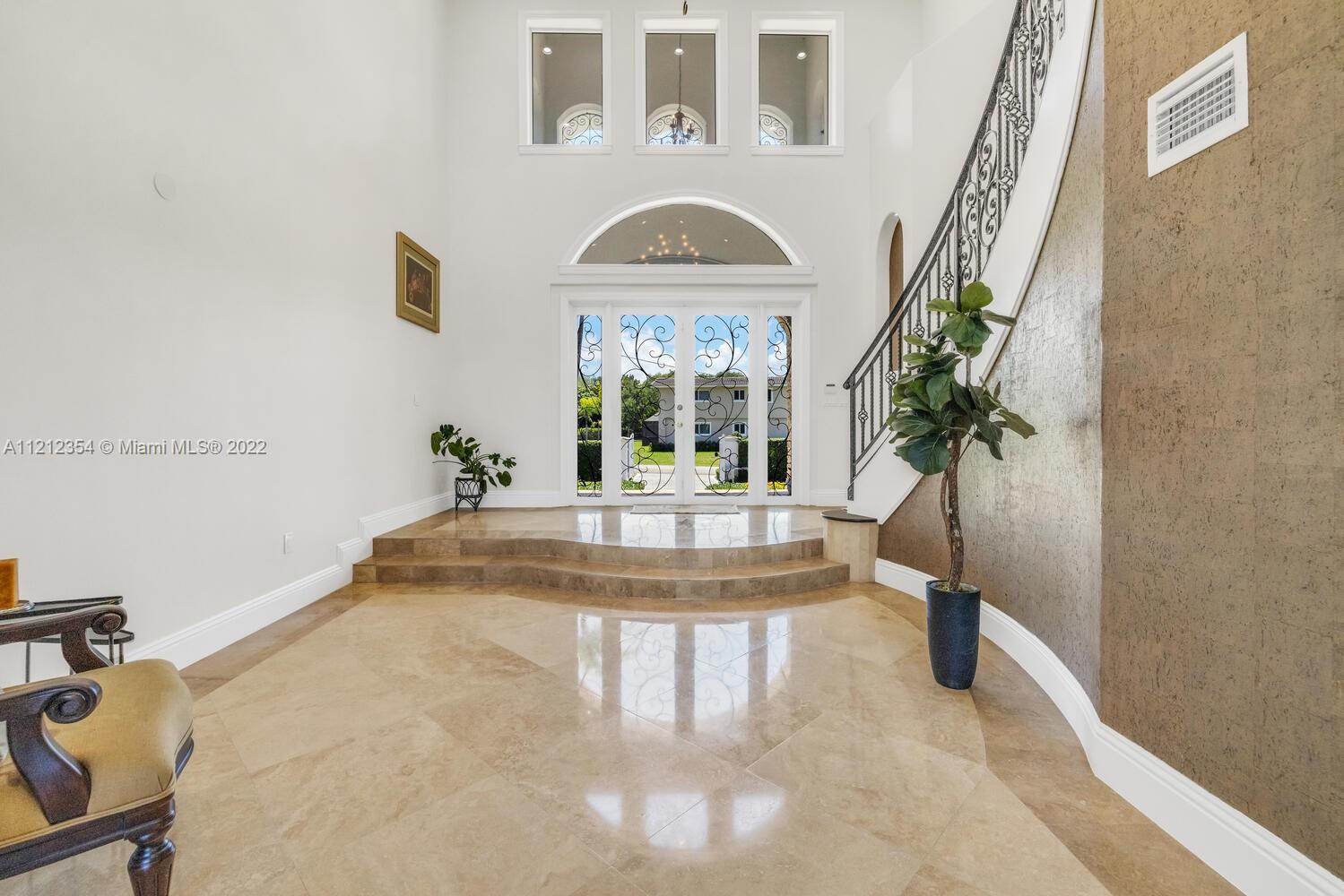 ROCK LAKE - Residential