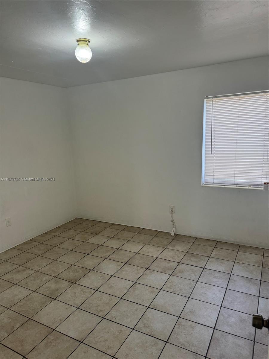 TOWN OF HALLANDALE B-13 - Residential Lease