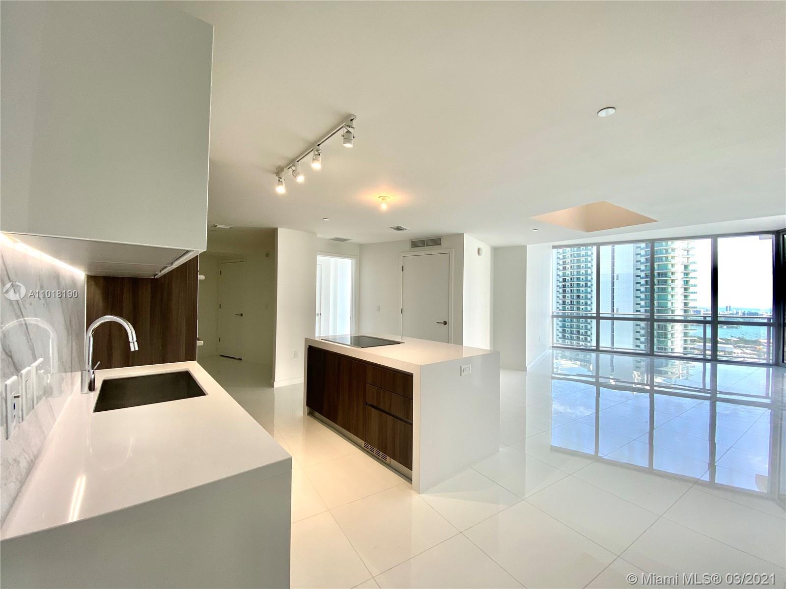 PARAMOUNT MIAMI WORLDCENT - Residential Lease