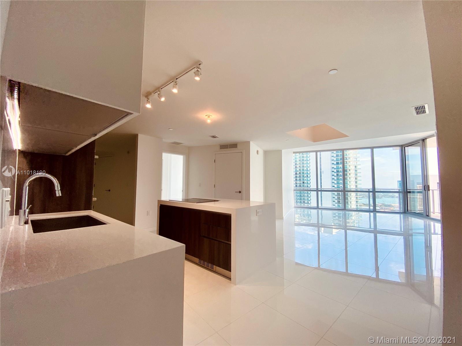 PARAMOUNT MIAMI WORLDCENT - Residential Lease