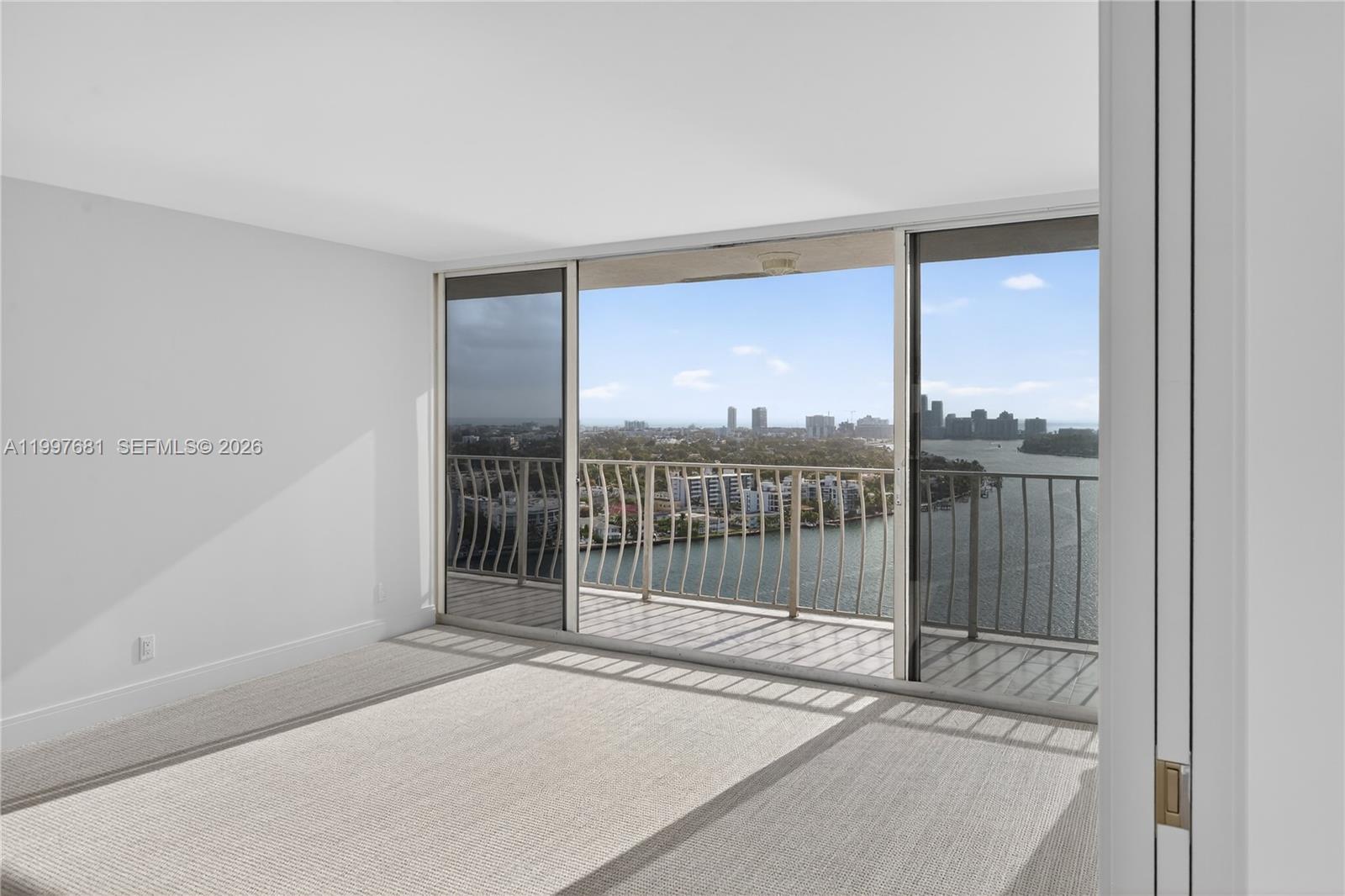 7601 E Treasure Dr 2319