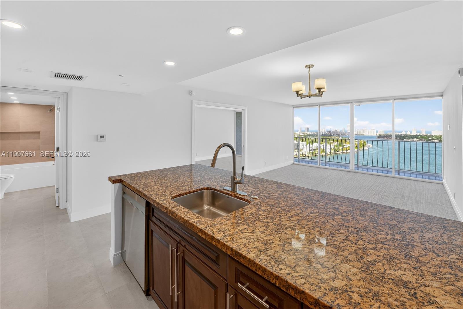 THE GRANDVIEW PALACE COND - Residential