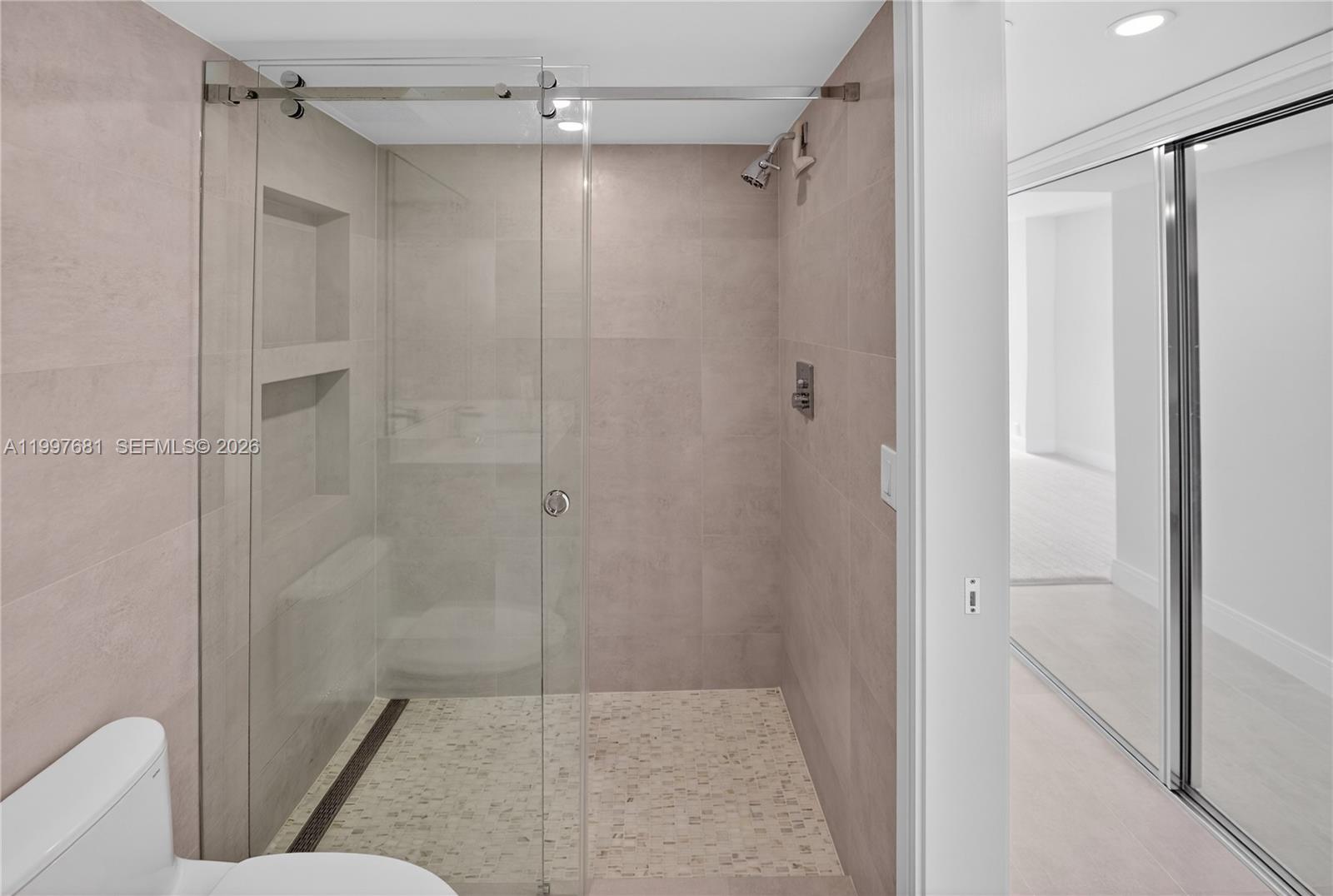 THE GRANDVIEW PALACE COND - Residential