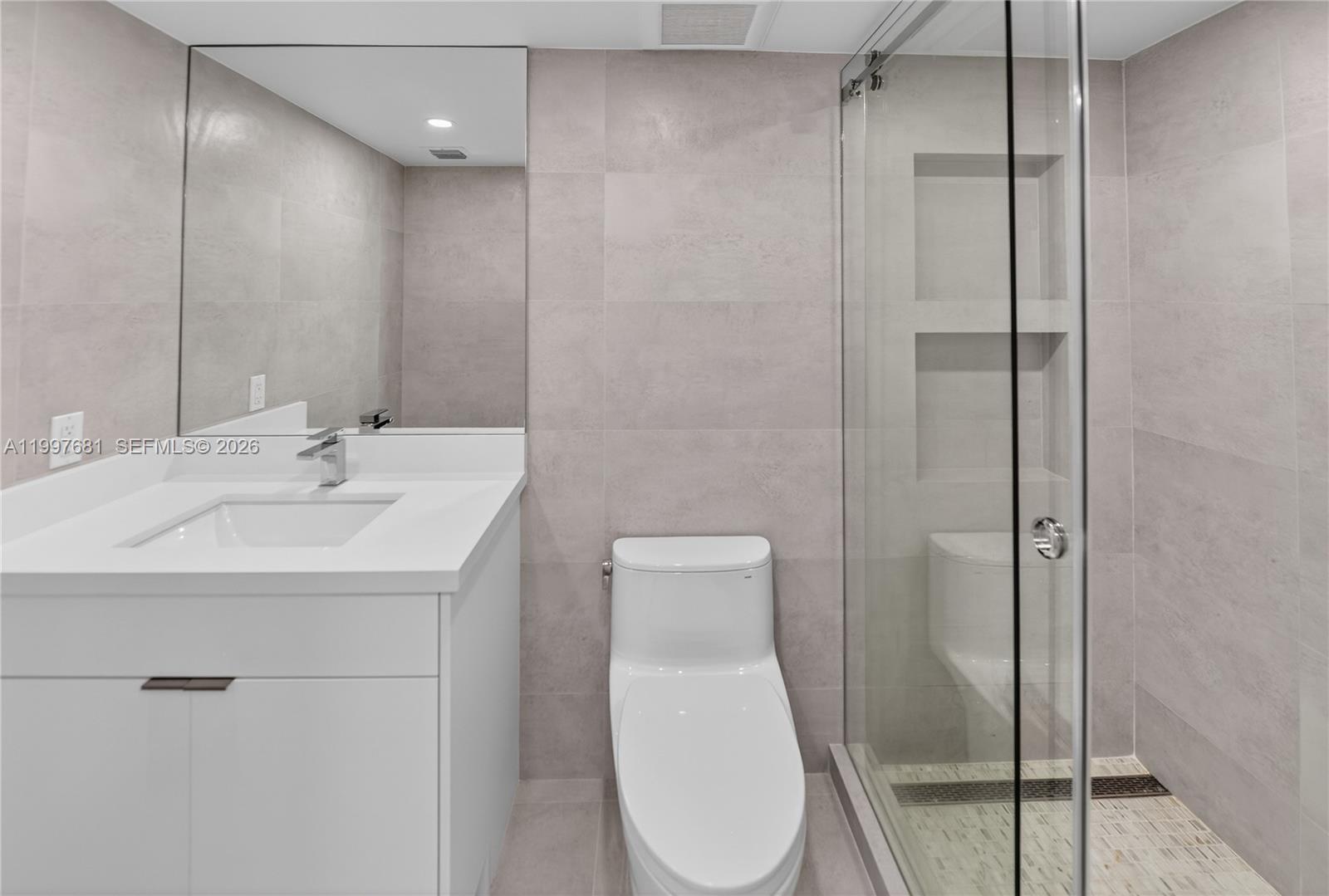 THE GRANDVIEW PALACE COND - Residential