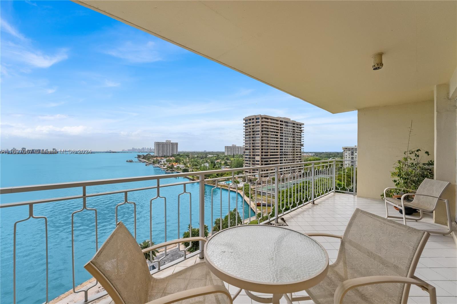 11111 Biscayne Blvd 12F, Miami, FL, 33181/$410,000 4 11111 Biscayne Blvd 12F
