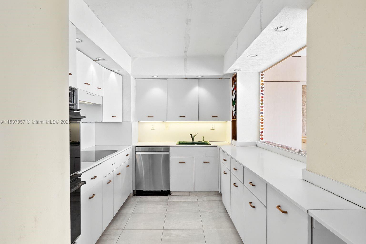 JOCKEY CLUB CONDO - Residential