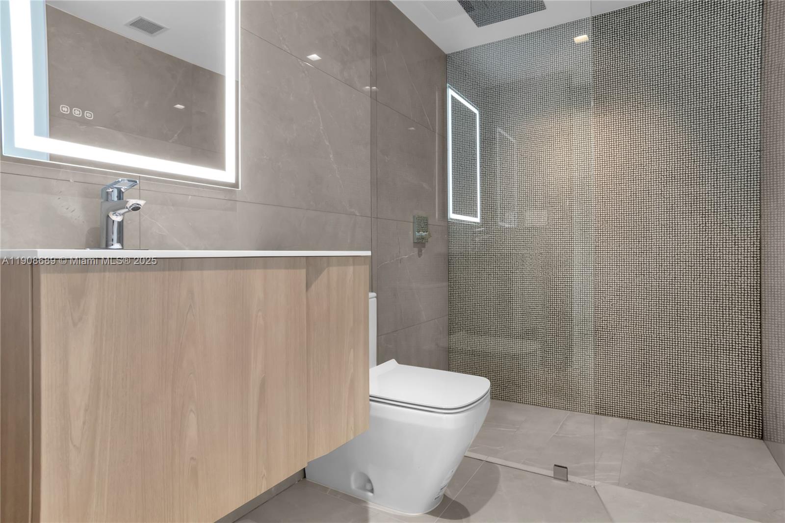 OCEANSIDE SEC ISLE OF NOR - Residential Lease