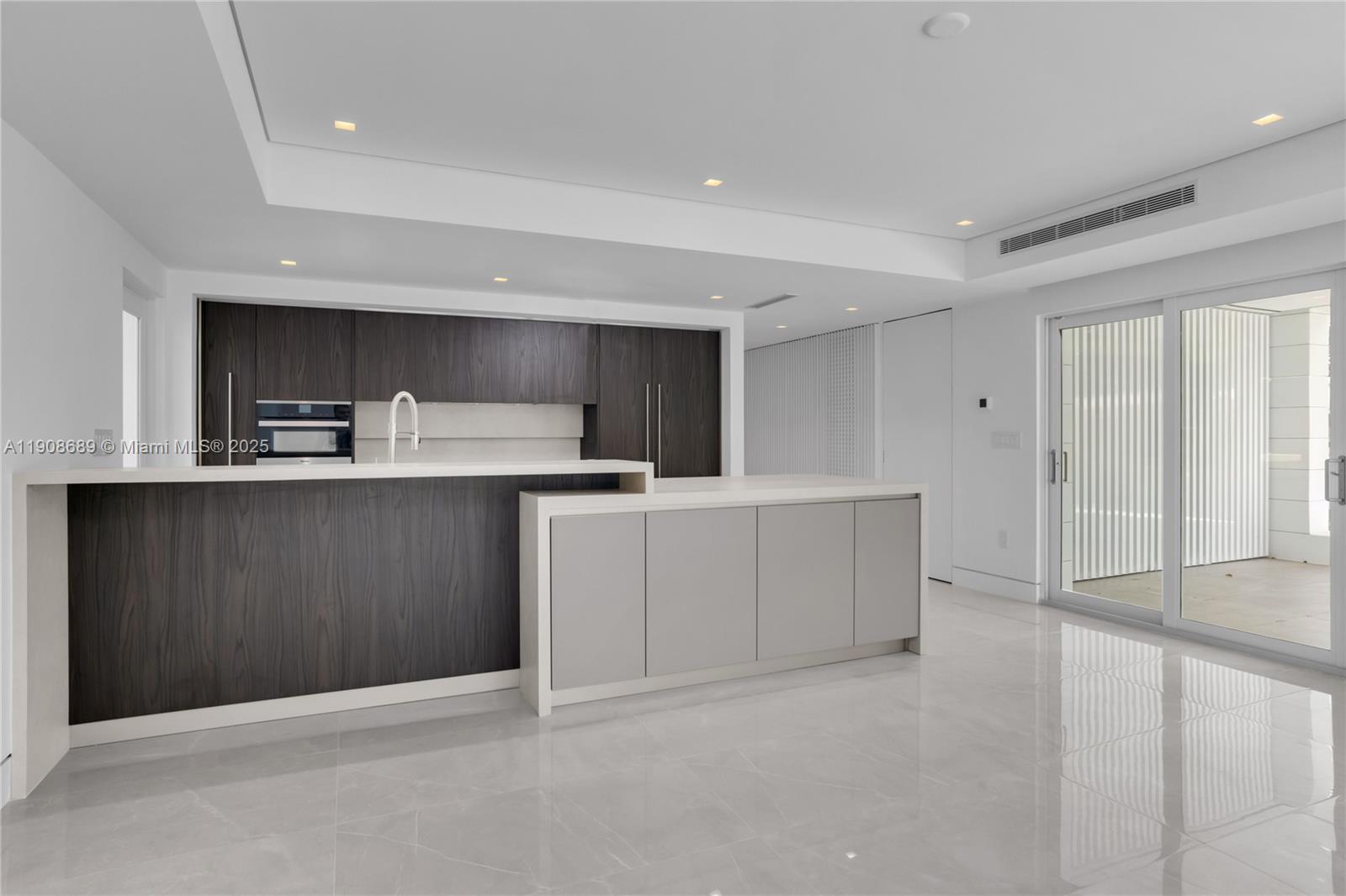 OCEANSIDE SEC ISLE OF NOR - Residential Lease