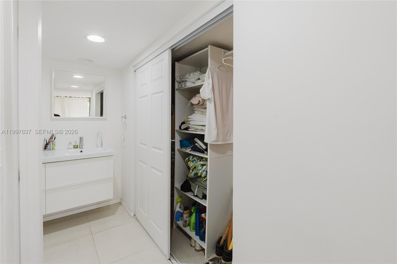 FOUNTAINS OF JACARANDA CO - Residential