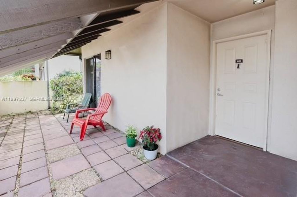 Photo of 101 SW 96th Ter #101, Plantation, FL 33324 (MLS # A11997837)