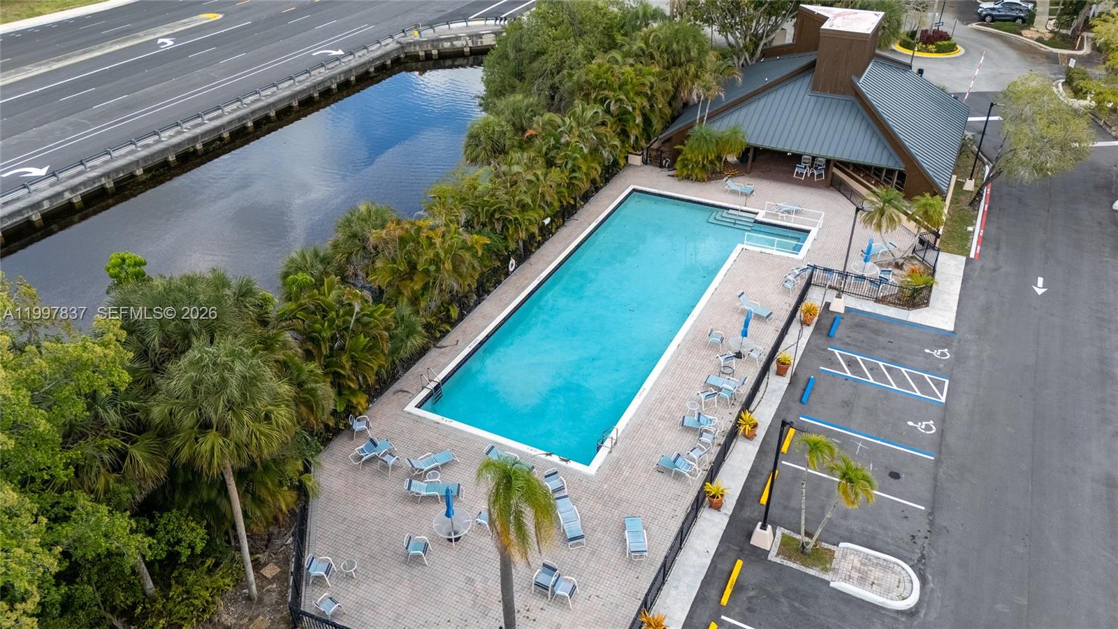 FOUNTAINS OF JACARANDA CO - Residential