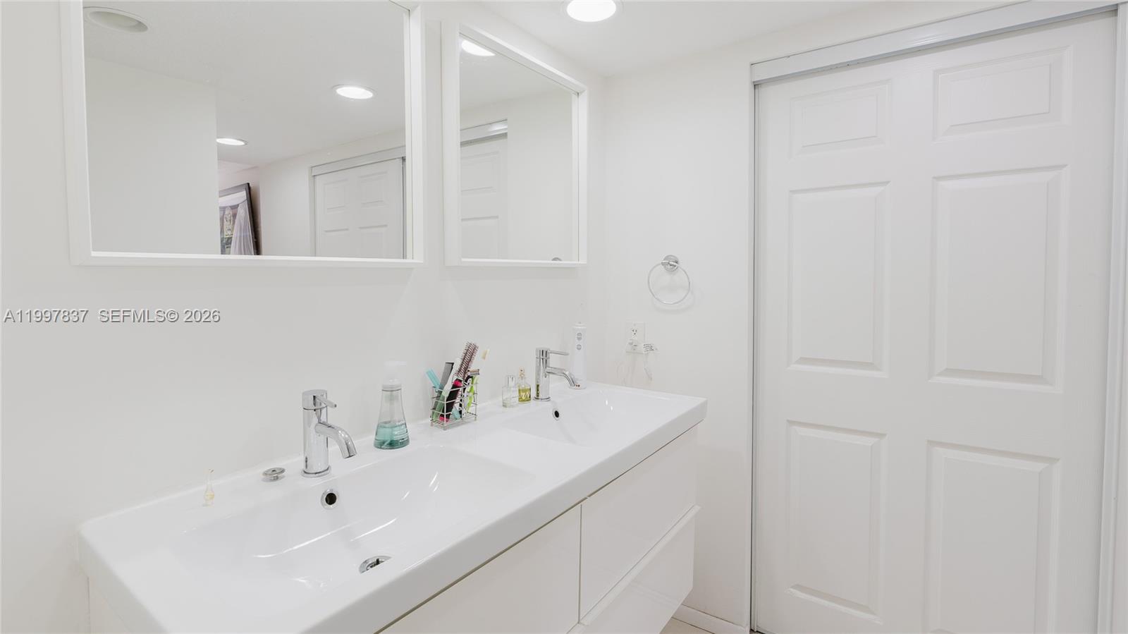 FOUNTAINS OF JACARANDA CO - Residential