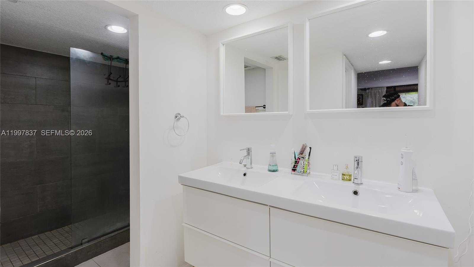 FOUNTAINS OF JACARANDA CO - Residential