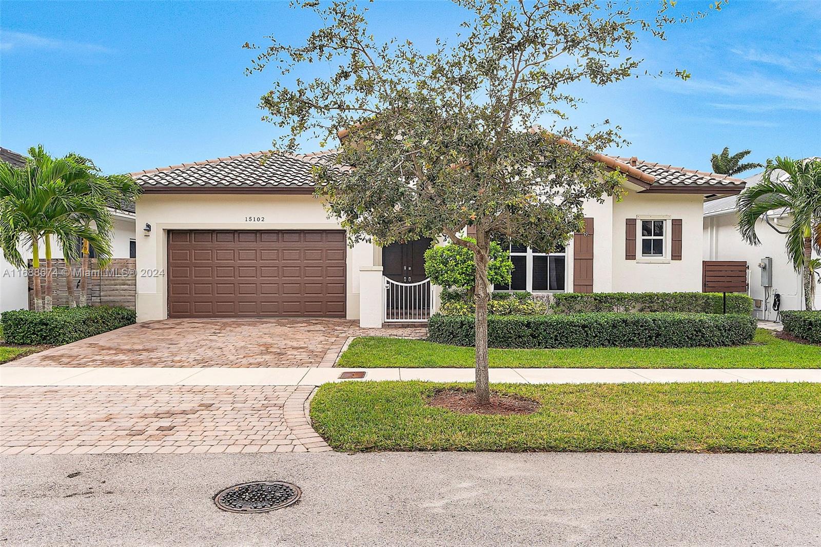 15102 Sw 177th Ter, Miami, Broward County, Florida - 4 Bedrooms  
4 Bathrooms - 