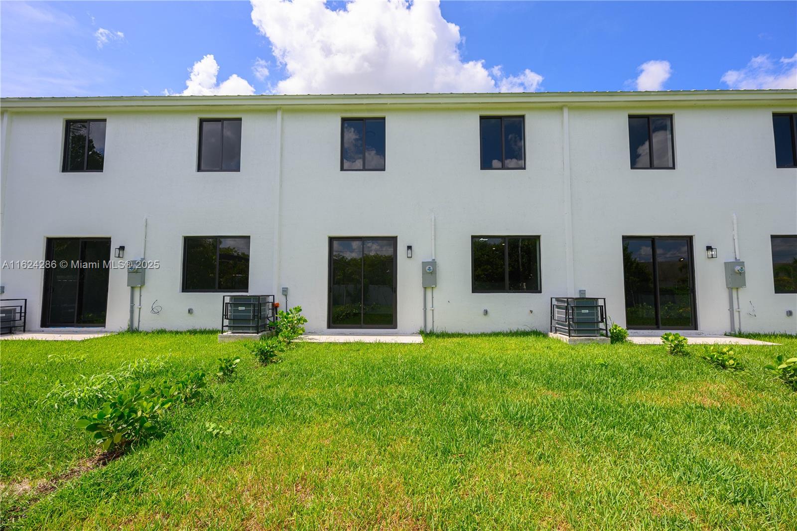 PALM AVE HEIGHTS - Residential