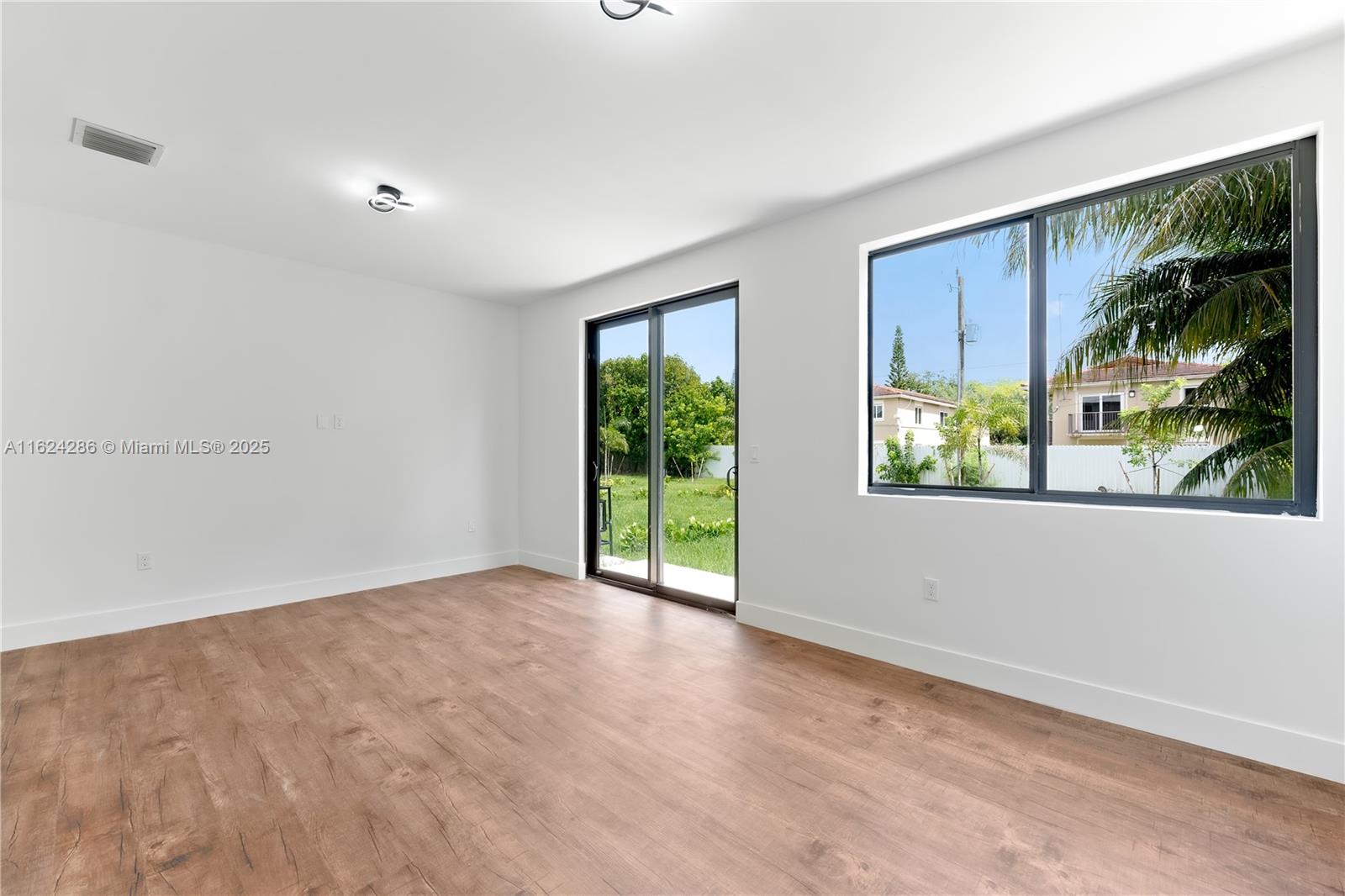 PALM AVE HEIGHTS - Residential