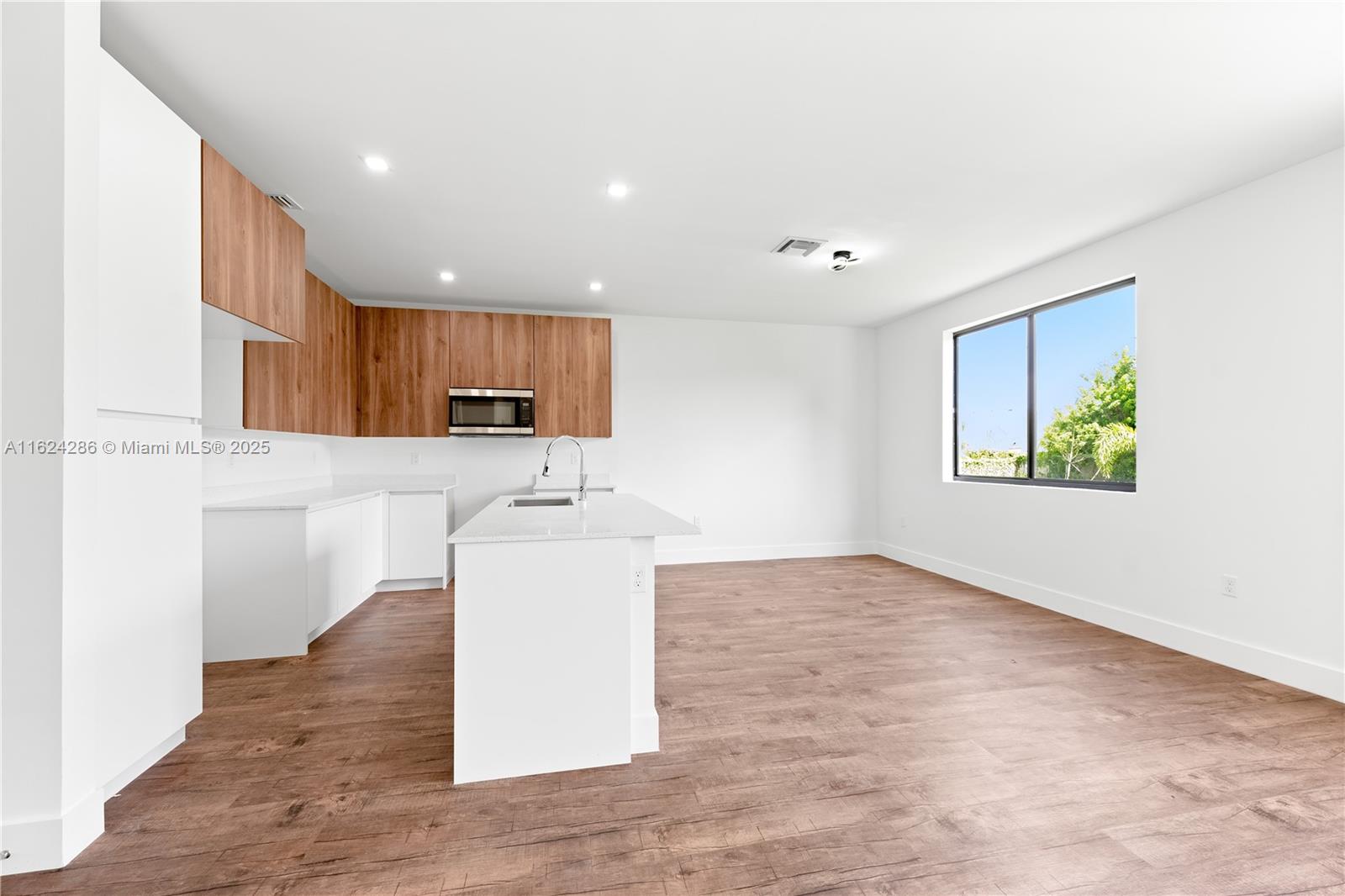 PALM AVE HEIGHTS - Residential