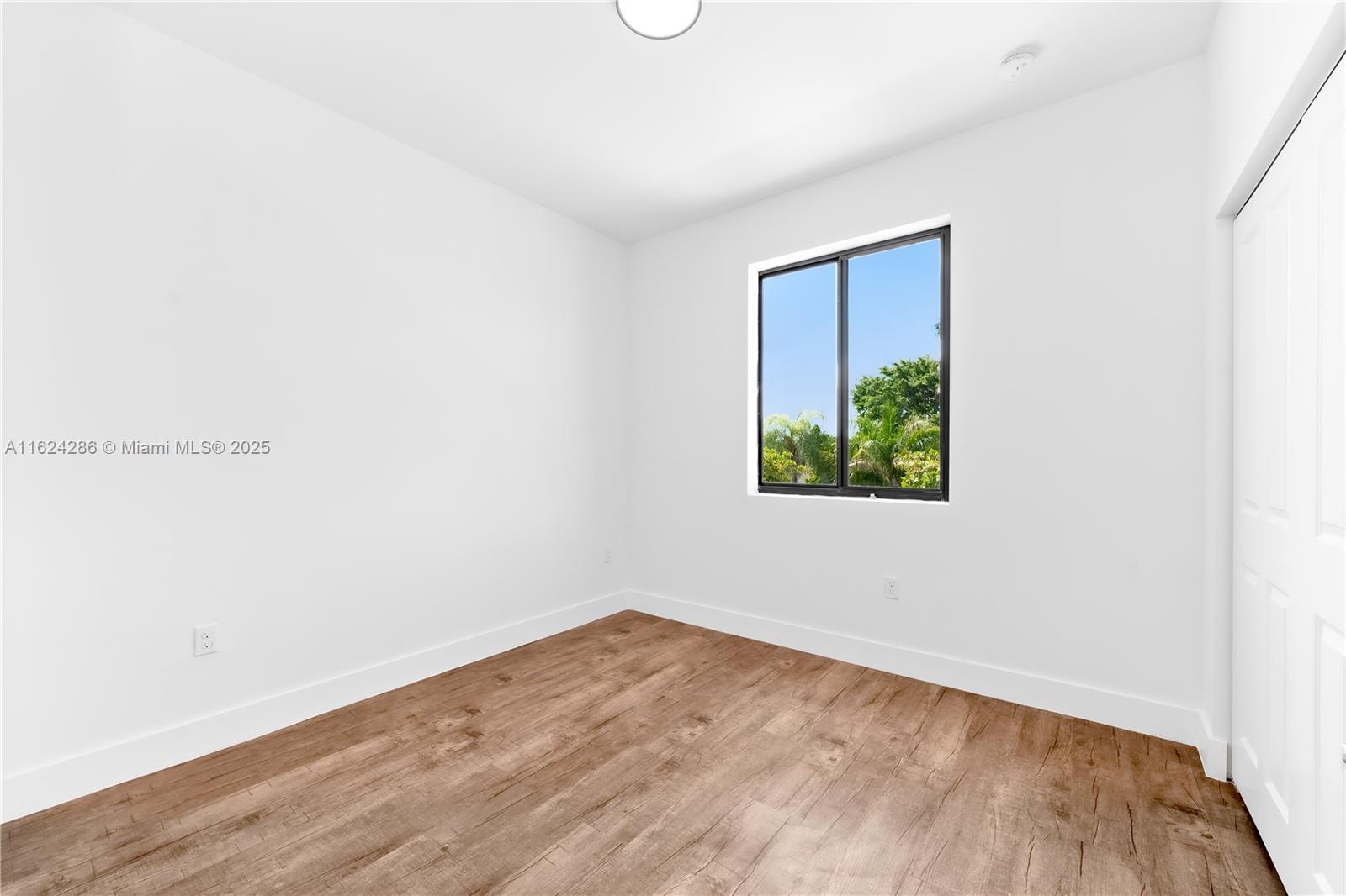 PALM AVE HEIGHTS - Residential