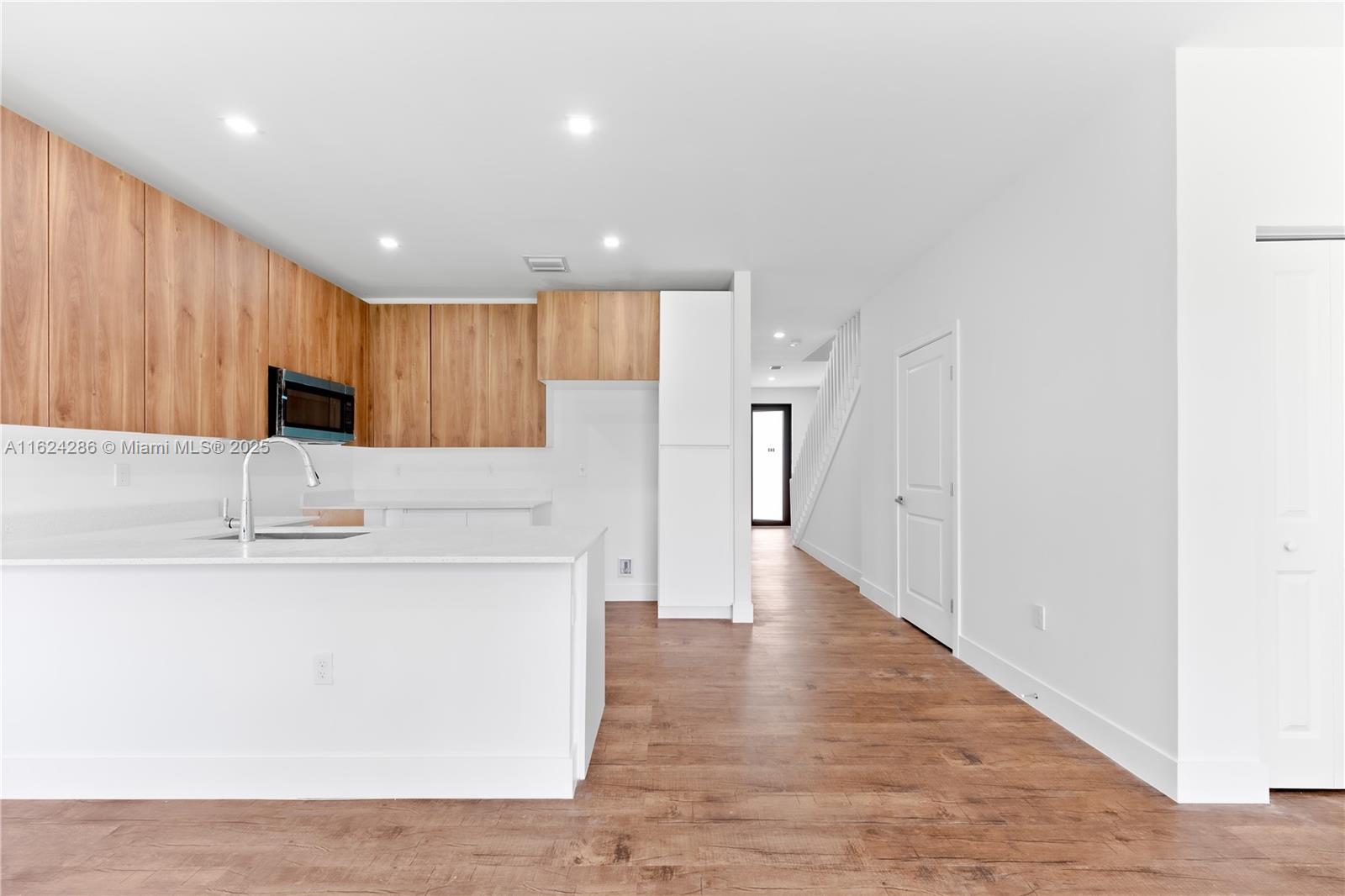 PALM AVE HEIGHTS - Residential