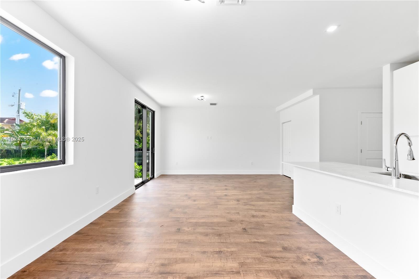 PALM AVE HEIGHTS - Residential