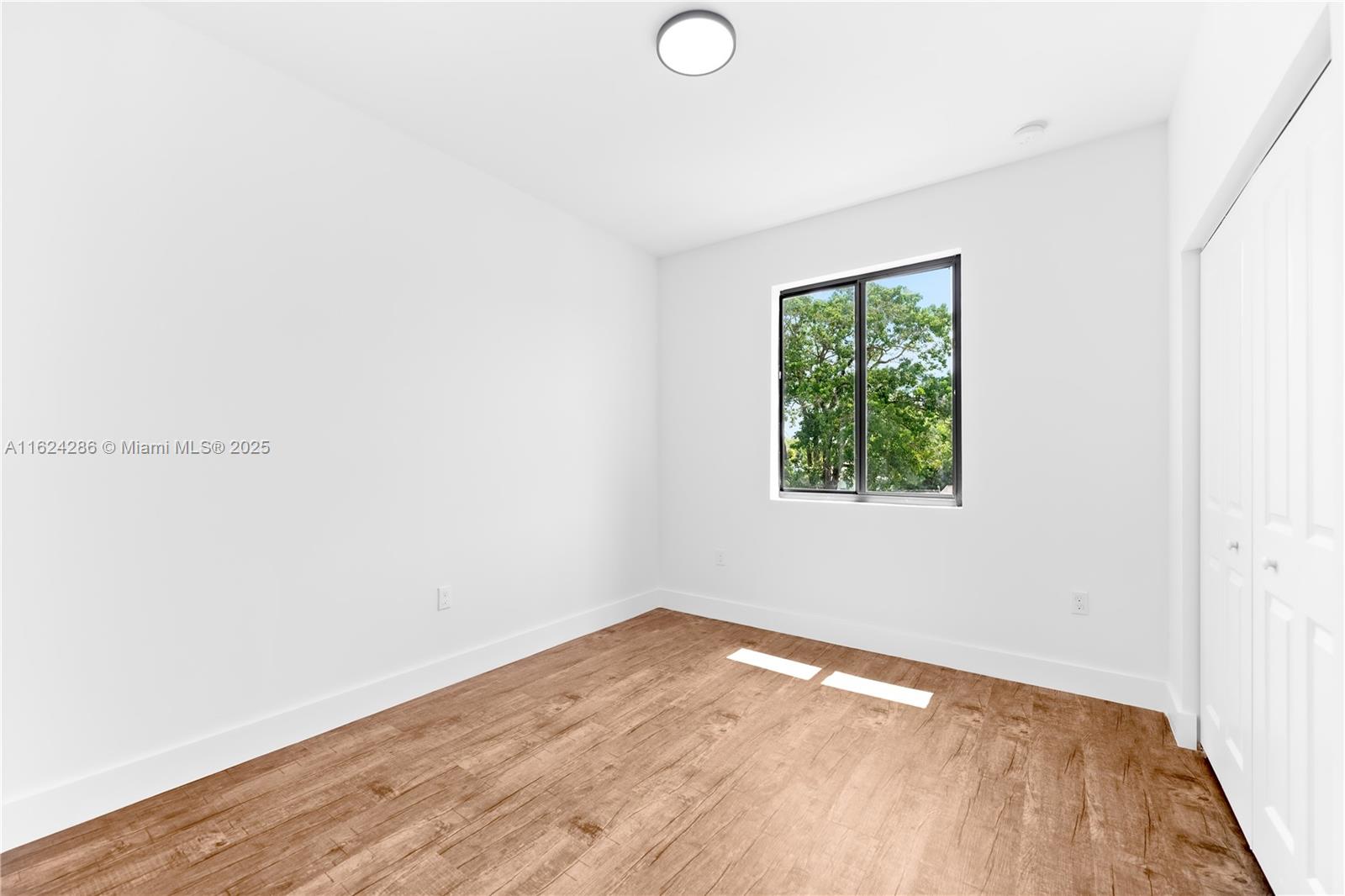 PALM AVE HEIGHTS - Residential