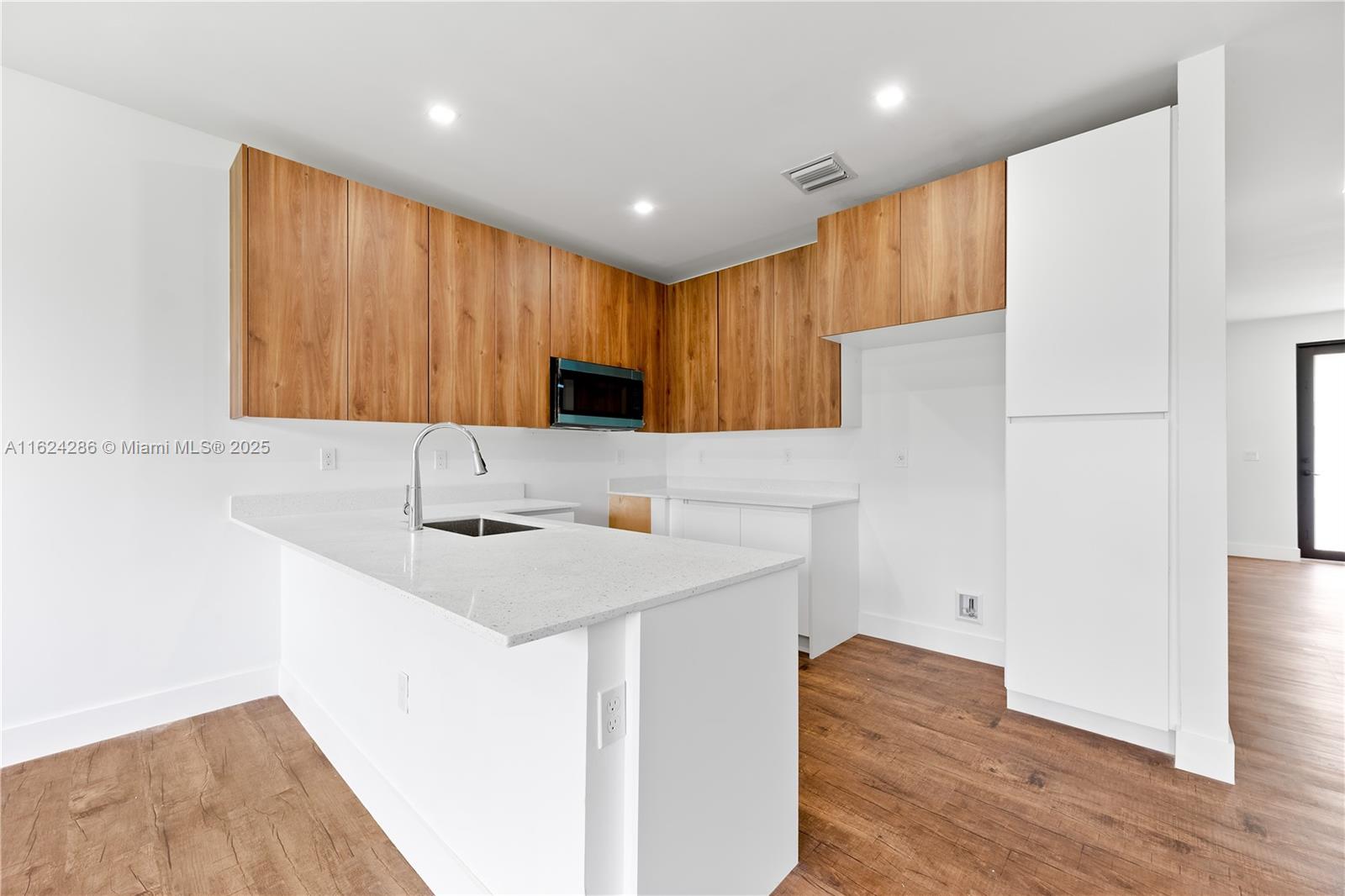 PALM AVE HEIGHTS - Residential