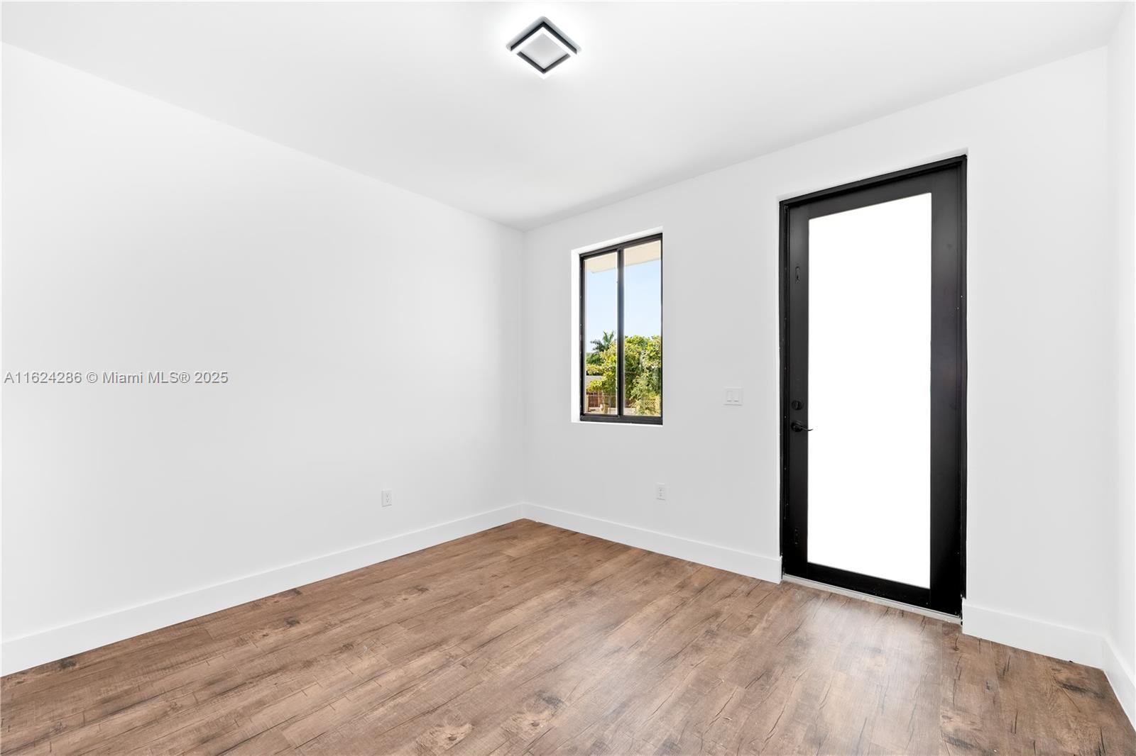 PALM AVE HEIGHTS - Residential